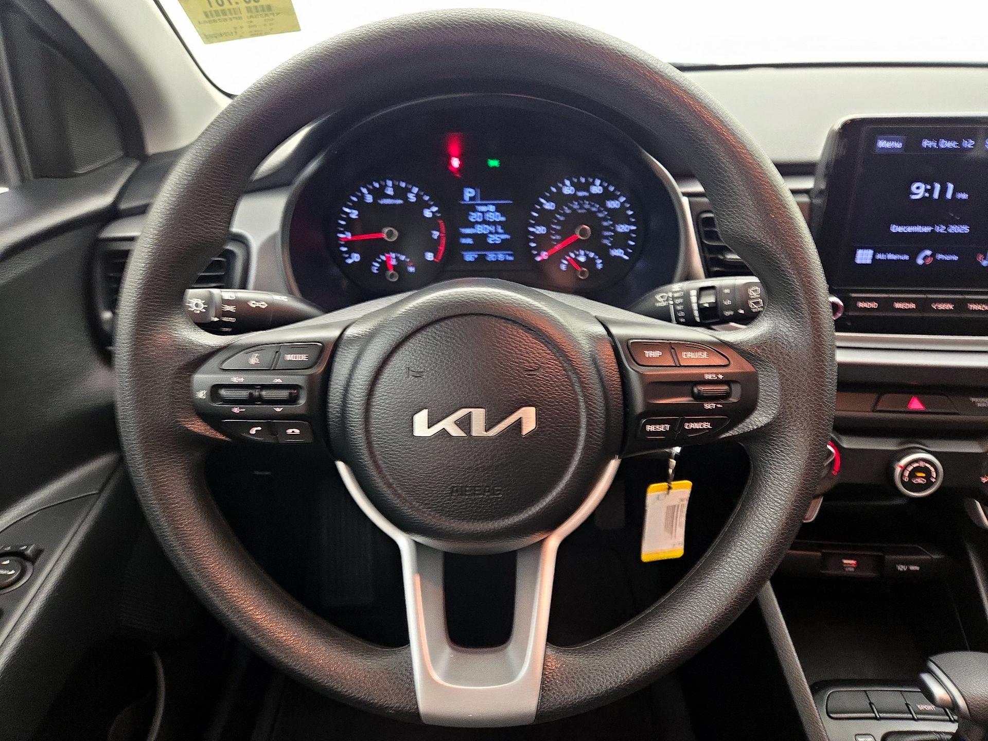 Thumbnail: 2023 Kia Rio - 10