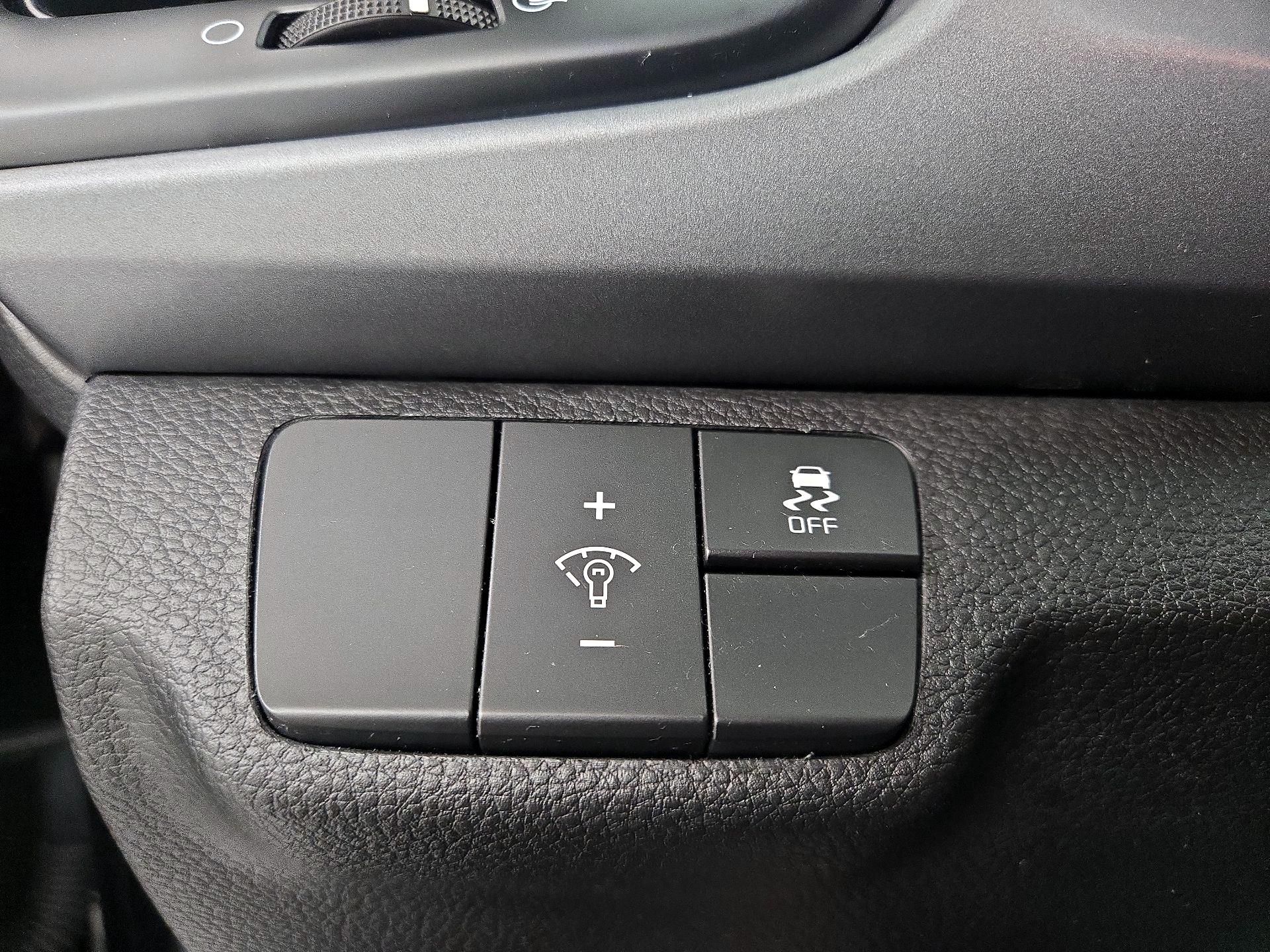 Thumbnail: 2023 Kia Rio - 13