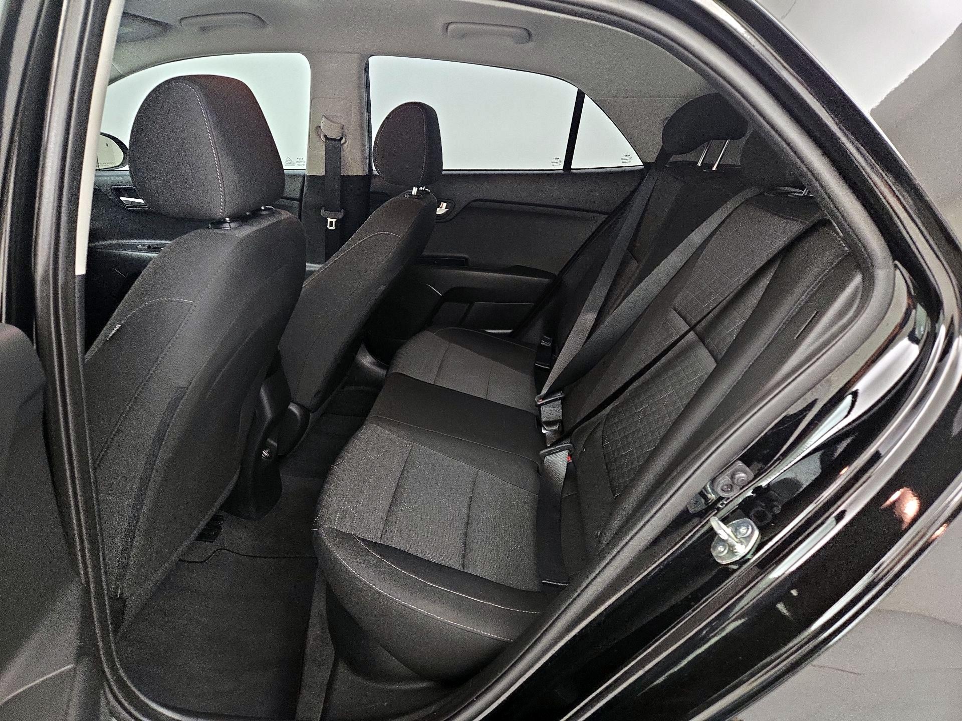 Thumbnail: 2023 Kia Rio - 19