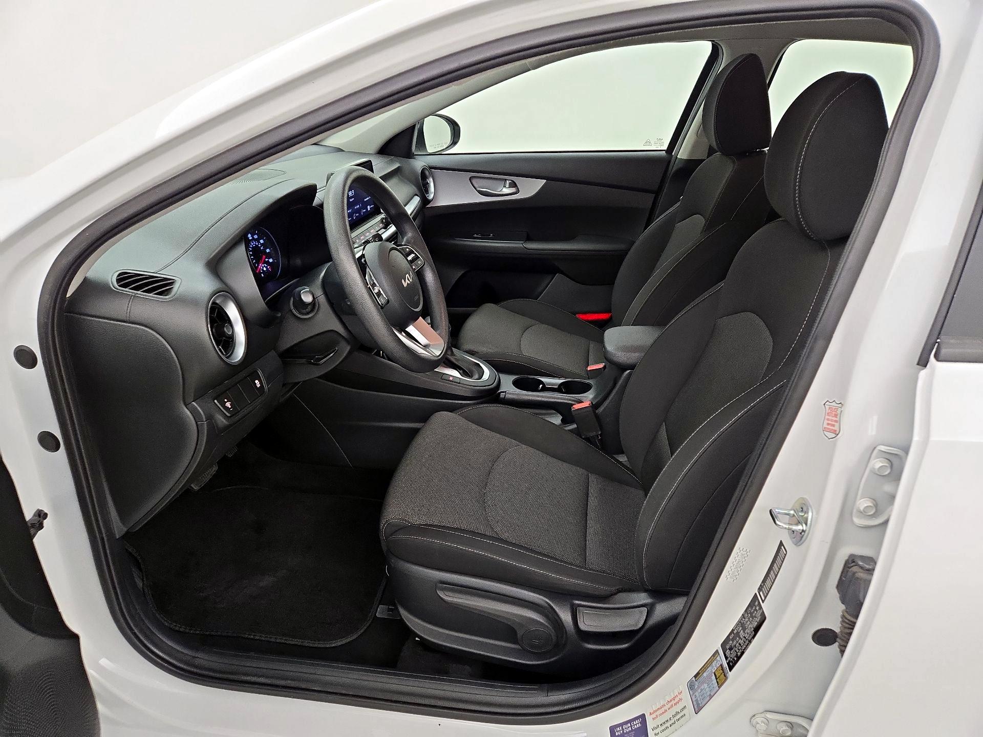 Thumbnail: 2024 Kia Forte - 11