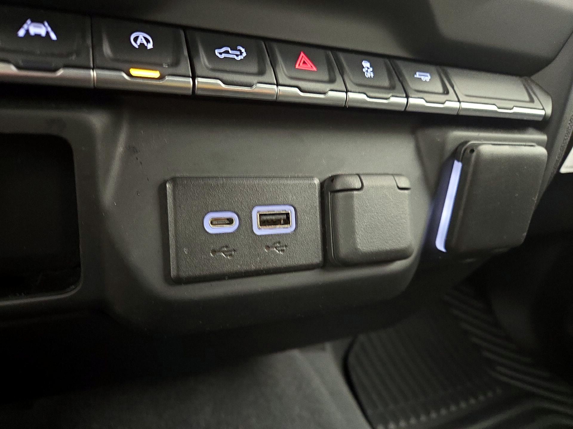 Thumbnail: 2022 Chevrolet Silverado 1500 - 18