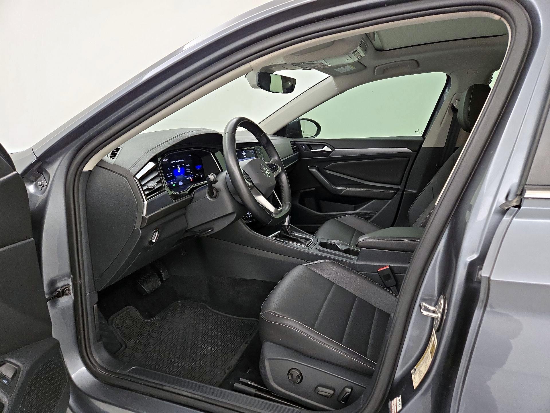 Thumbnail: 2023 Volkswagen Jetta - 11