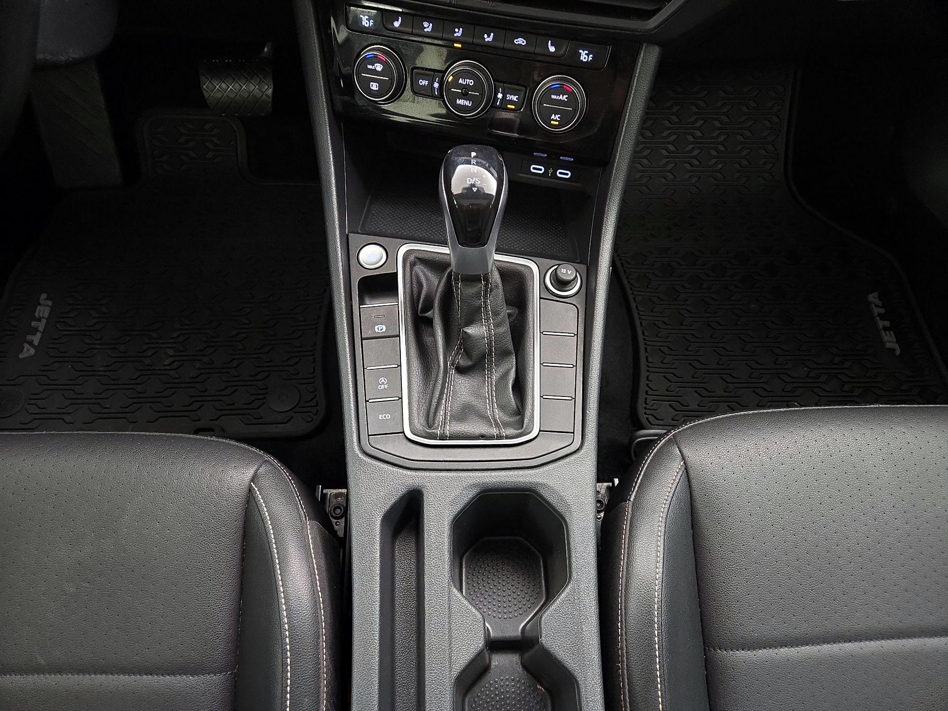 Thumbnail: 2023 Volkswagen Jetta - 17