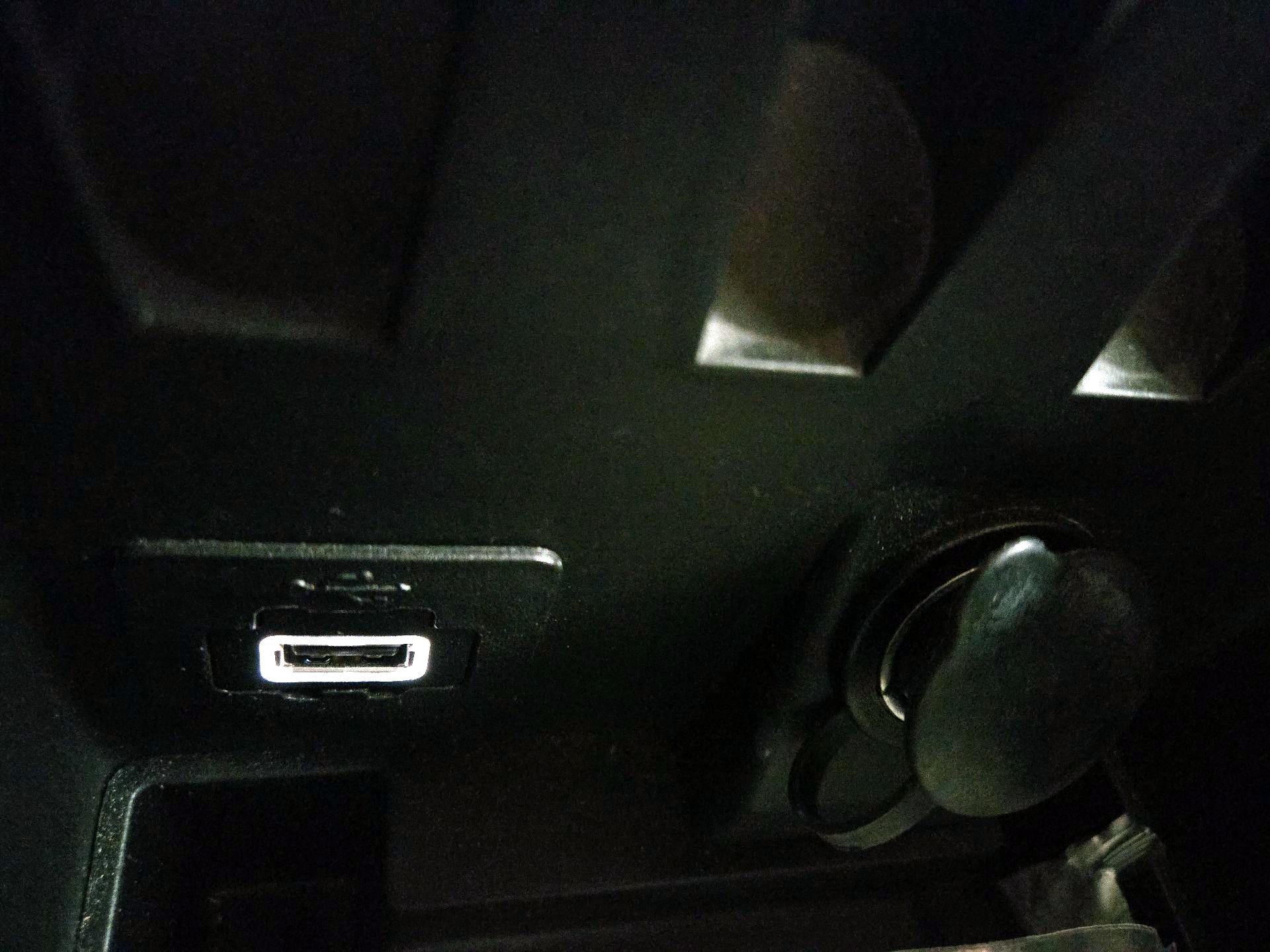 Thumbnail: 2014 Dodge Challenger - 17