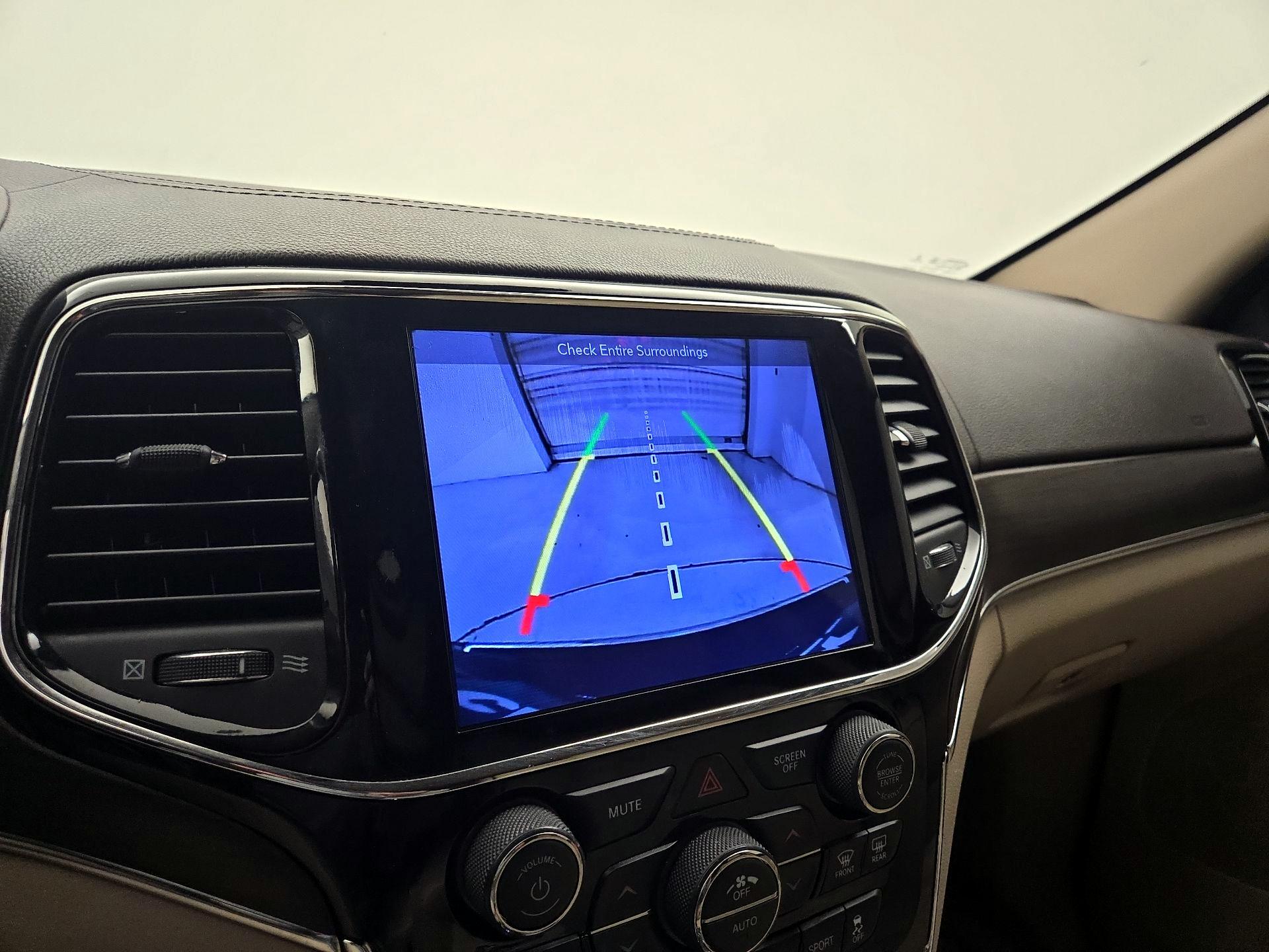 Thumbnail: 2019 Jeep Grand Cherokee - 15