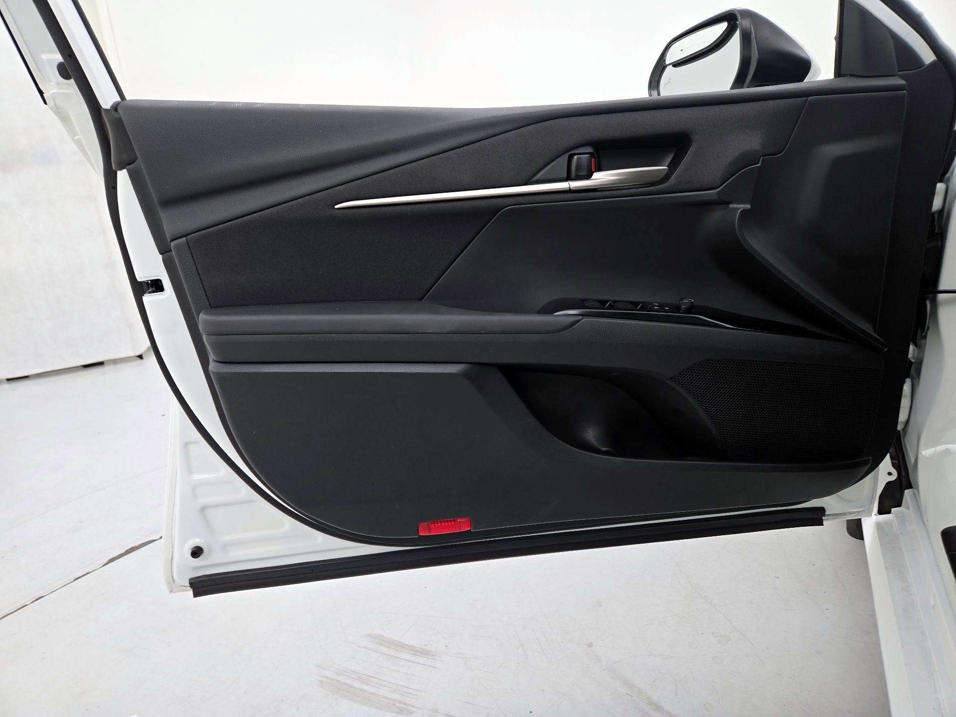 Thumbnail: 2025 Toyota Camry - 12