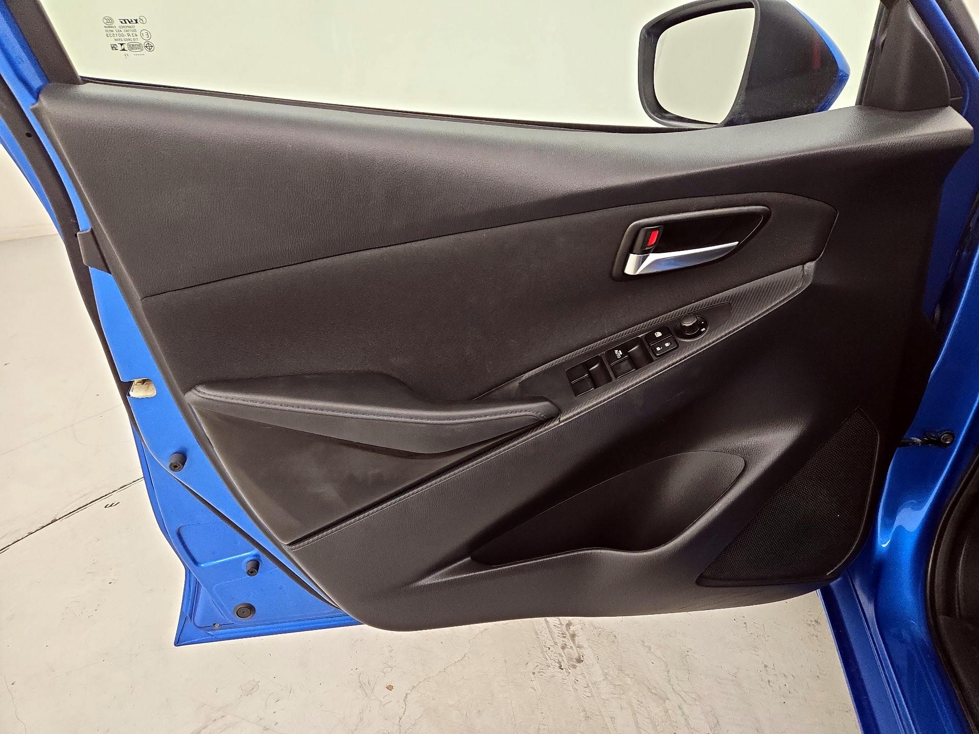 Thumbnail: 2018 Toyota Yaris iA - 12