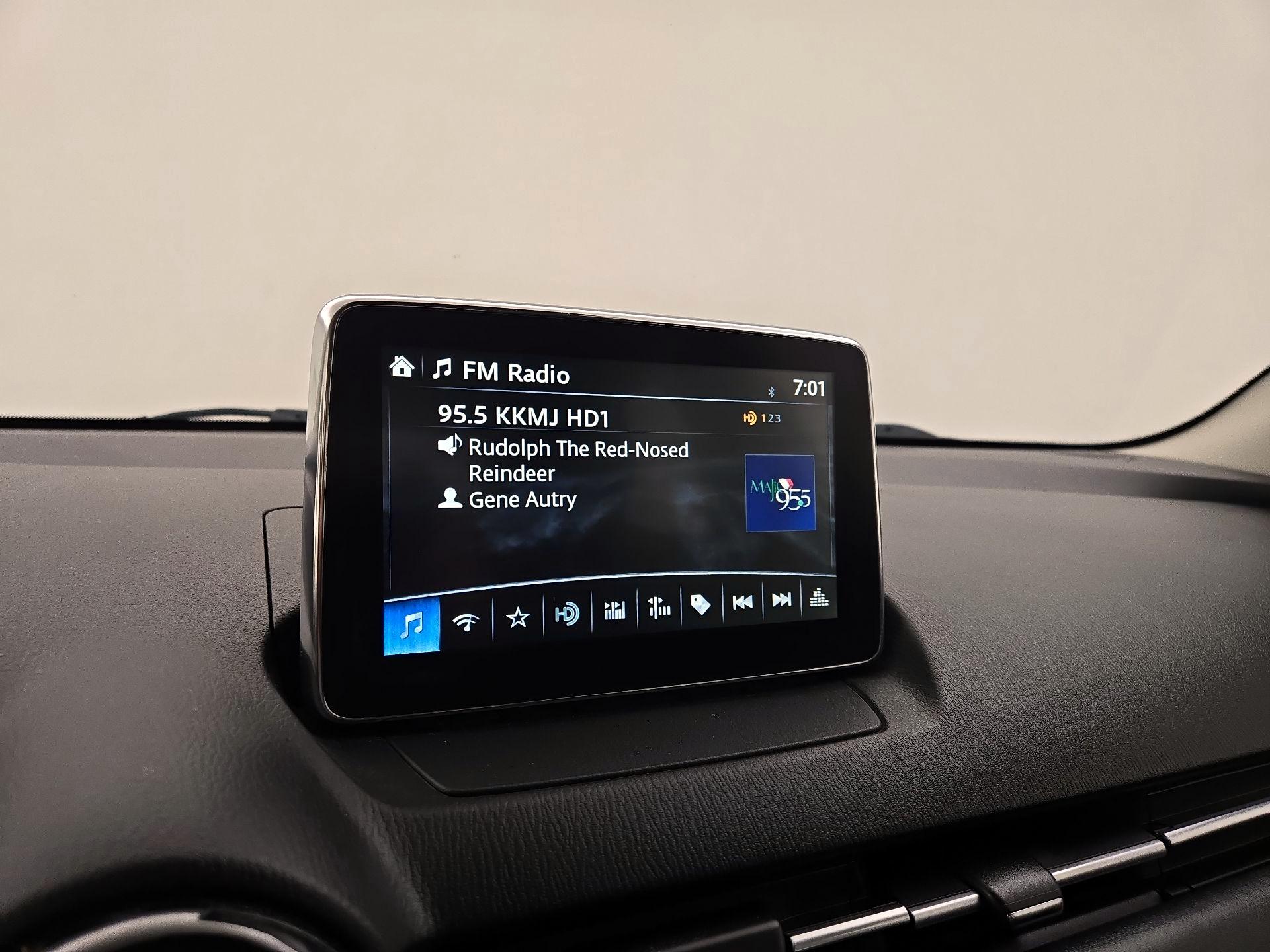 Thumbnail: 2018 Toyota Yaris iA - 15