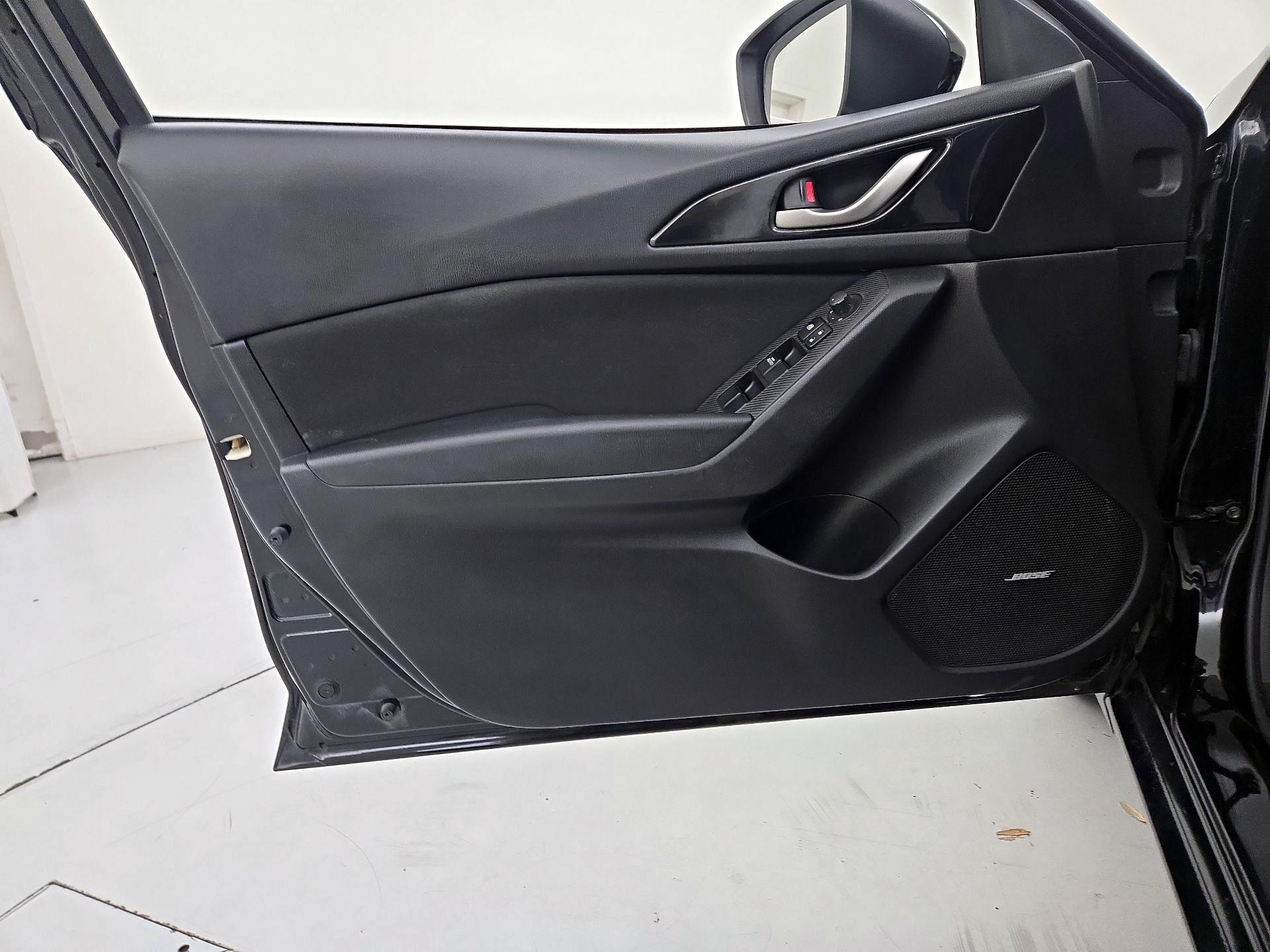 Thumbnail: 2016 Mazda Mazda3 - 12