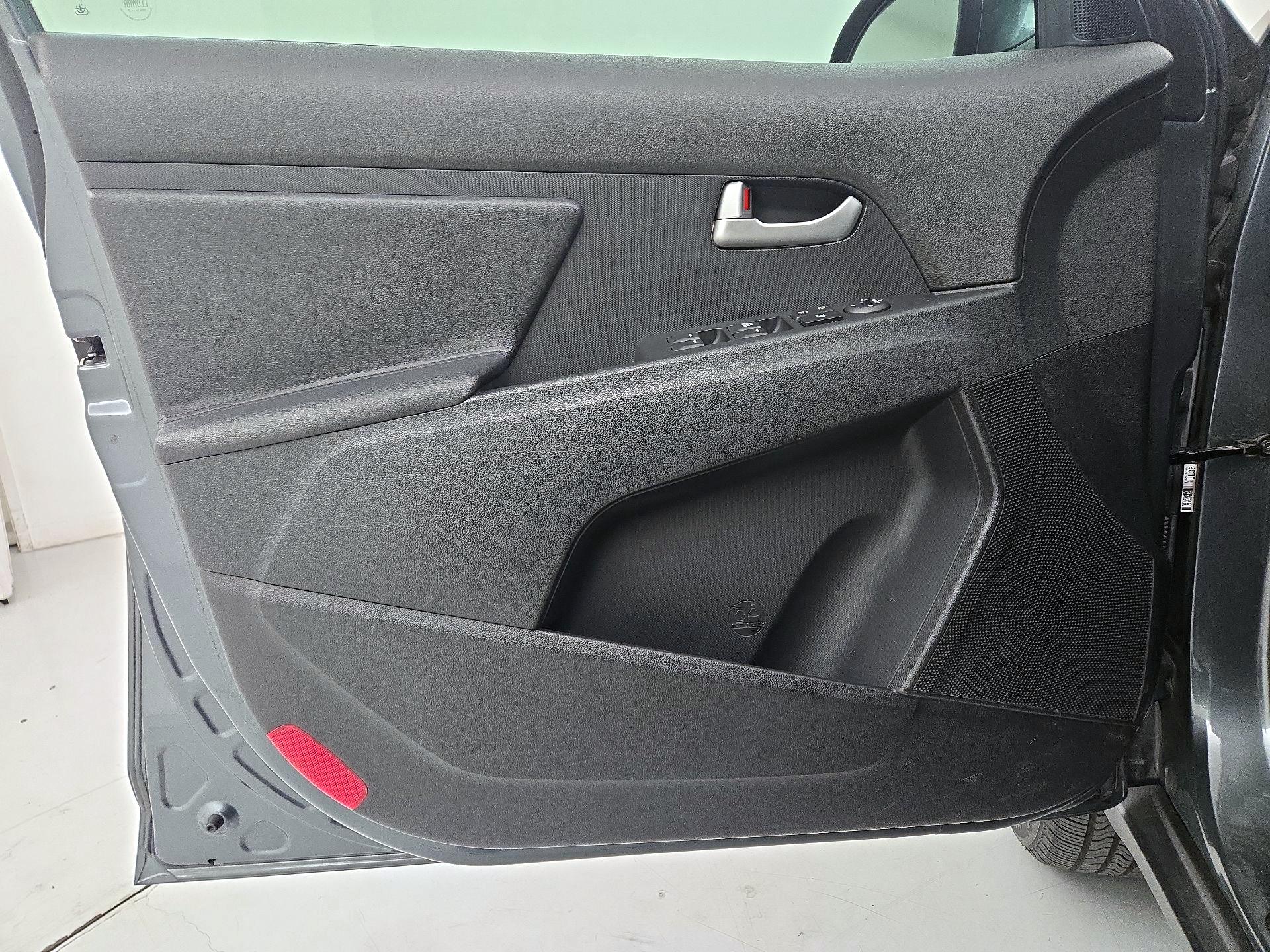 Thumbnail: 2015 Kia Sportage - 12