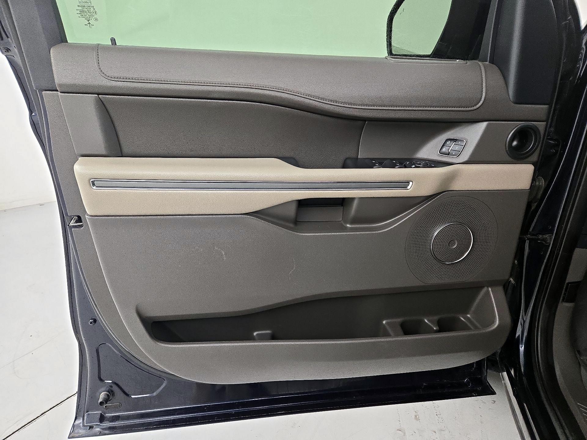 Thumbnail: 2021 Ford Expedition - 12