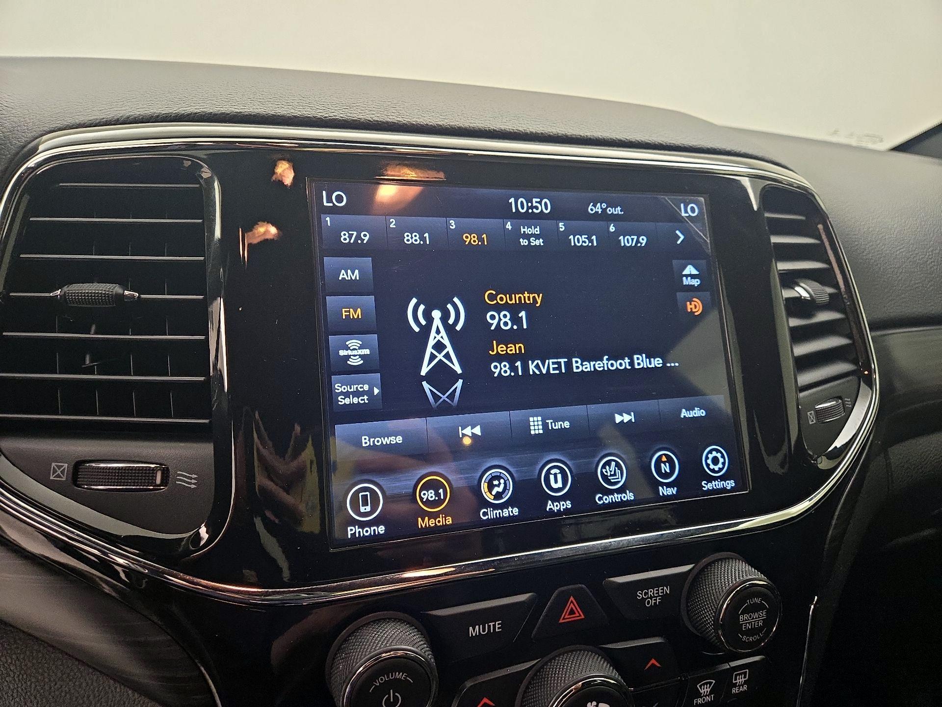 Thumbnail: 2022 Jeep Grand Cherokee - 16