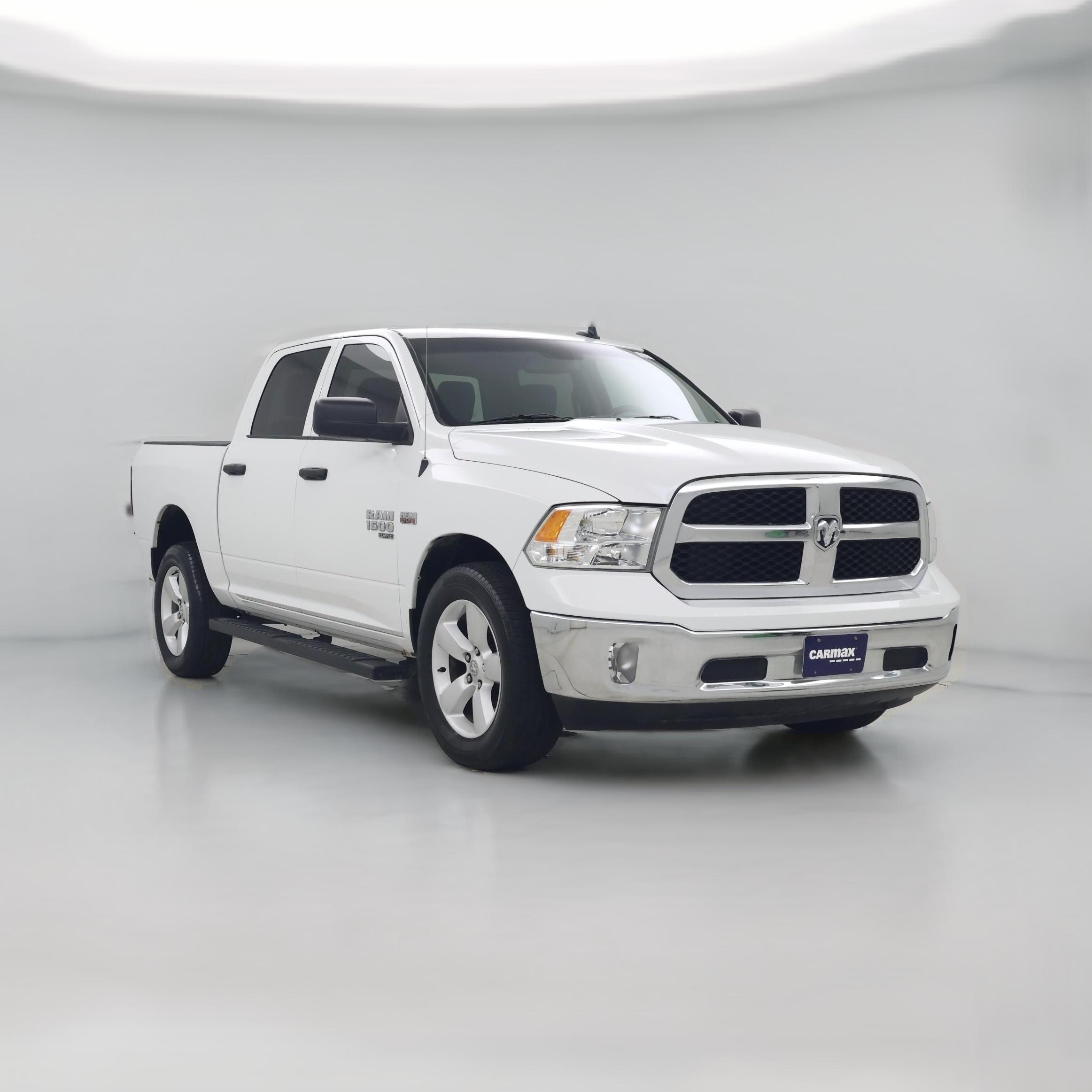 Thumbnail: 2020 RAM 1500 Classic - 1