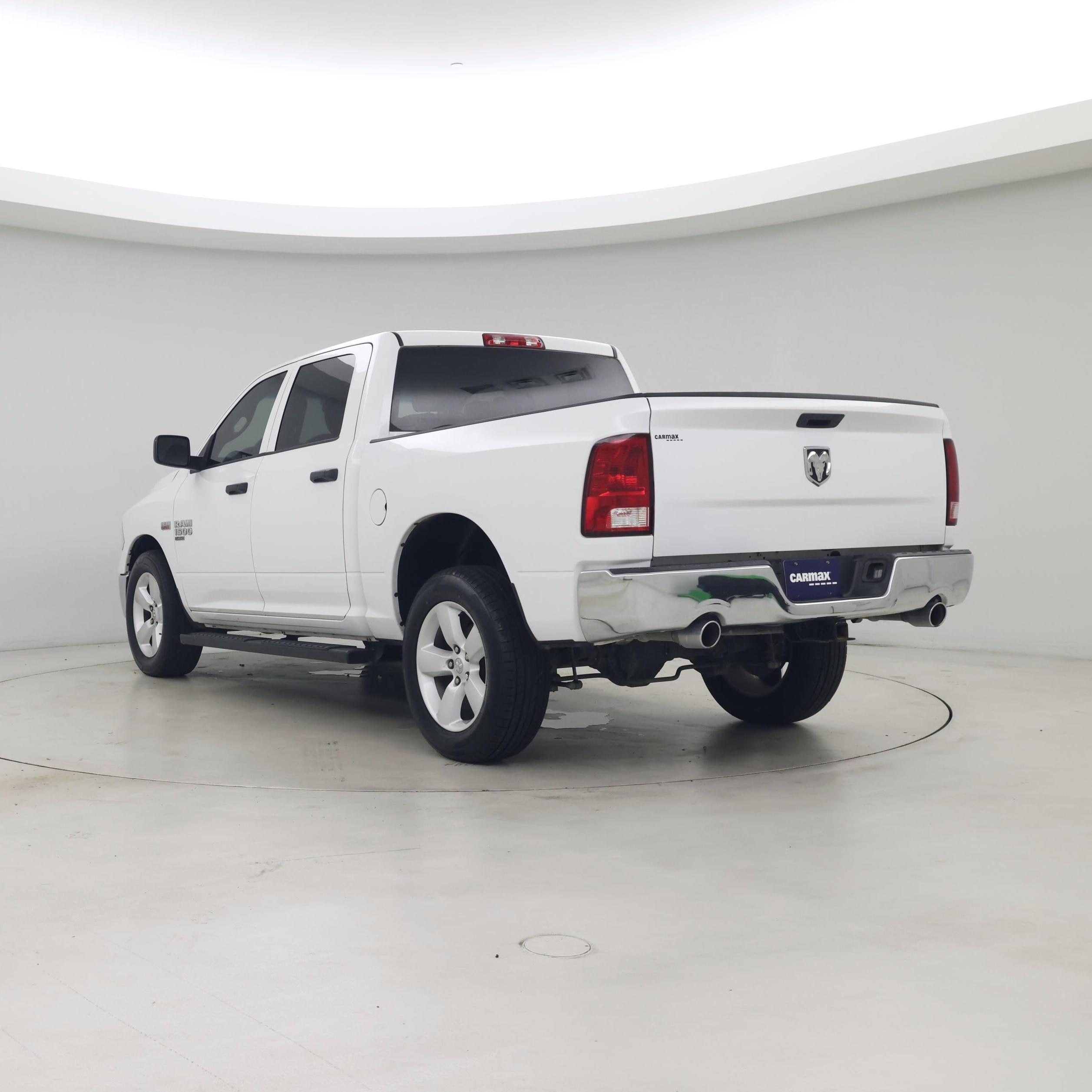 Thumbnail: 2020 RAM 1500 Classic - 2