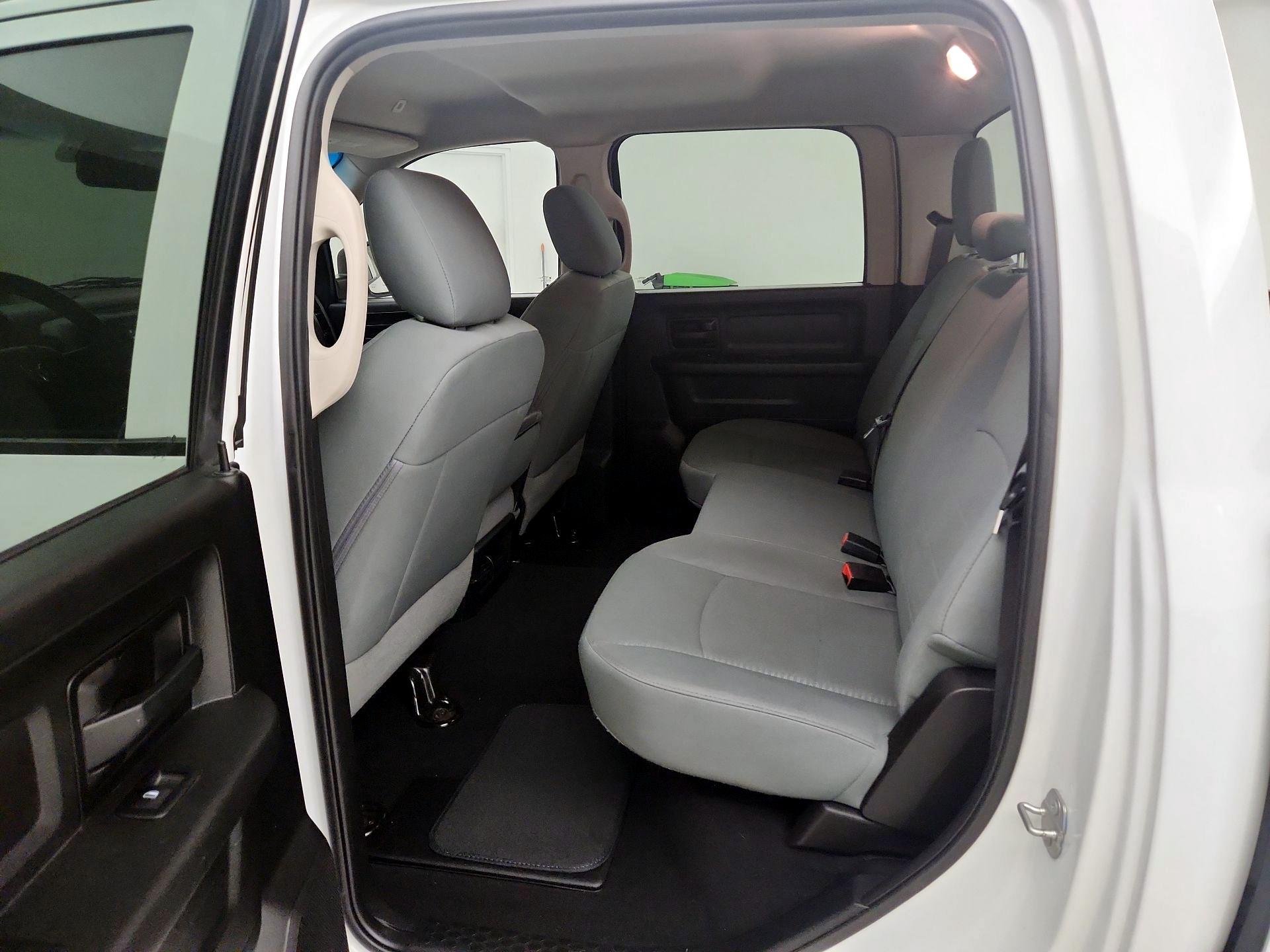 Thumbnail: 2020 RAM 1500 Classic - 19