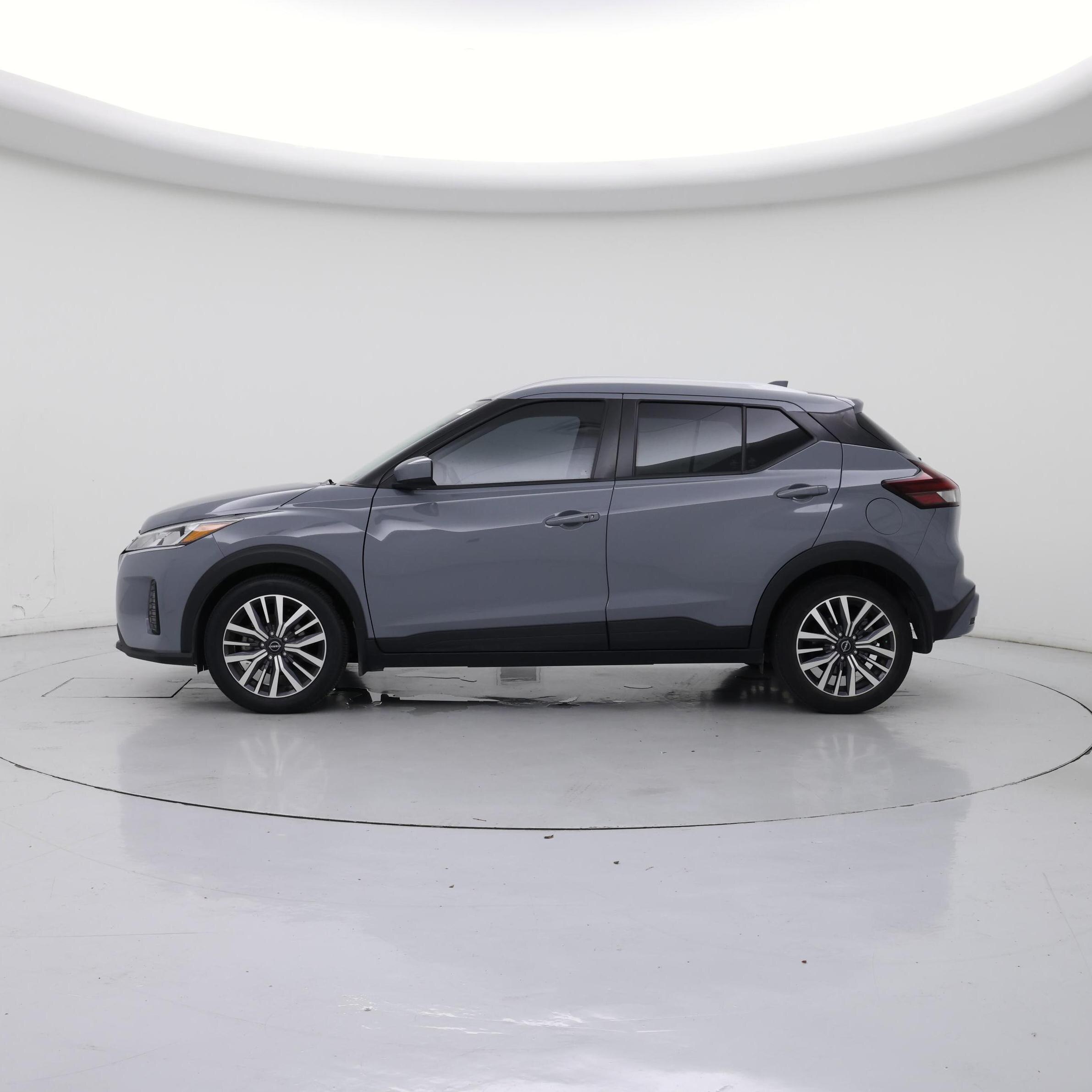 Thumbnail: 2023 Nissan Kicks - 3