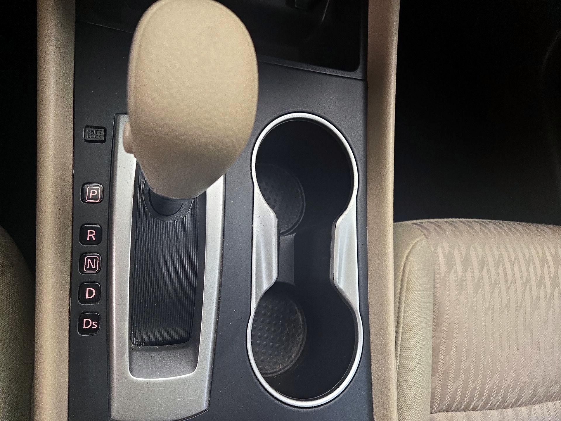 Thumbnail: 2016 Nissan Altima - 17