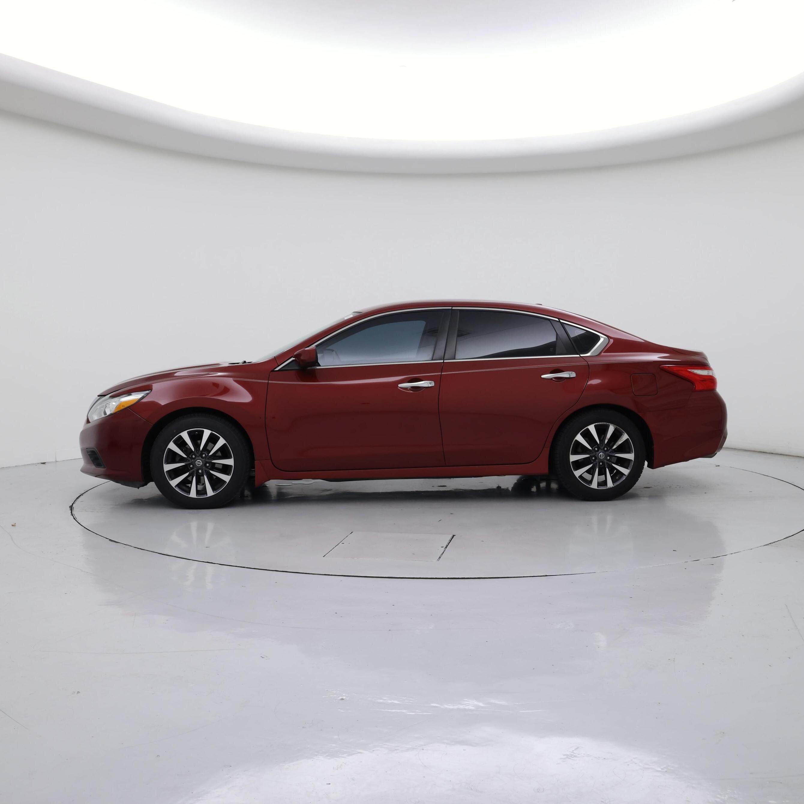 Thumbnail: 2016 Nissan Altima - 3