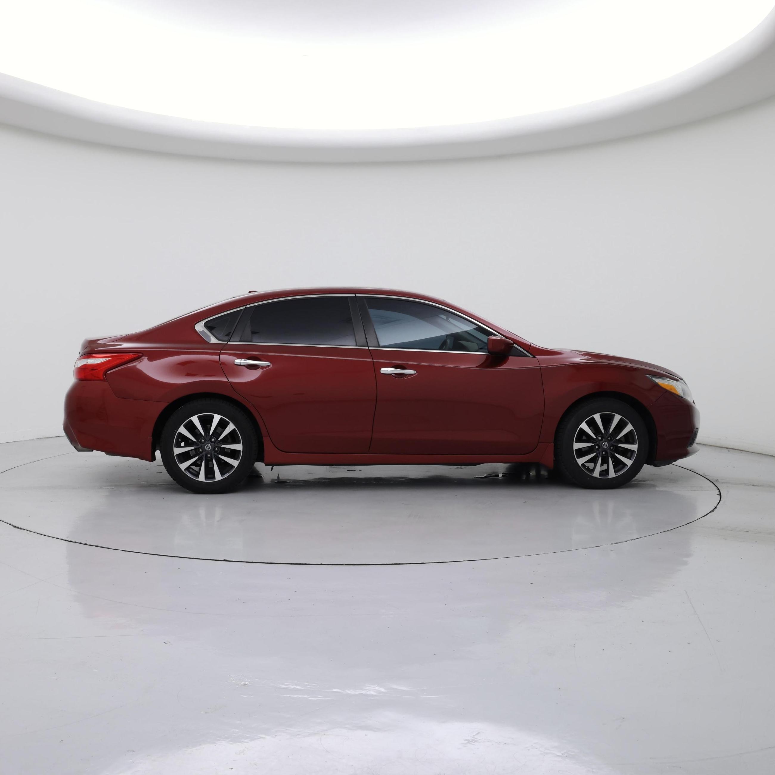 Thumbnail: 2016 Nissan Altima - 7