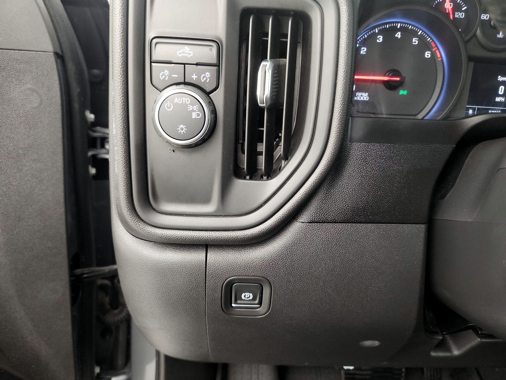 Thumbnail: 2020 Chevrolet Silverado 1500 - 13