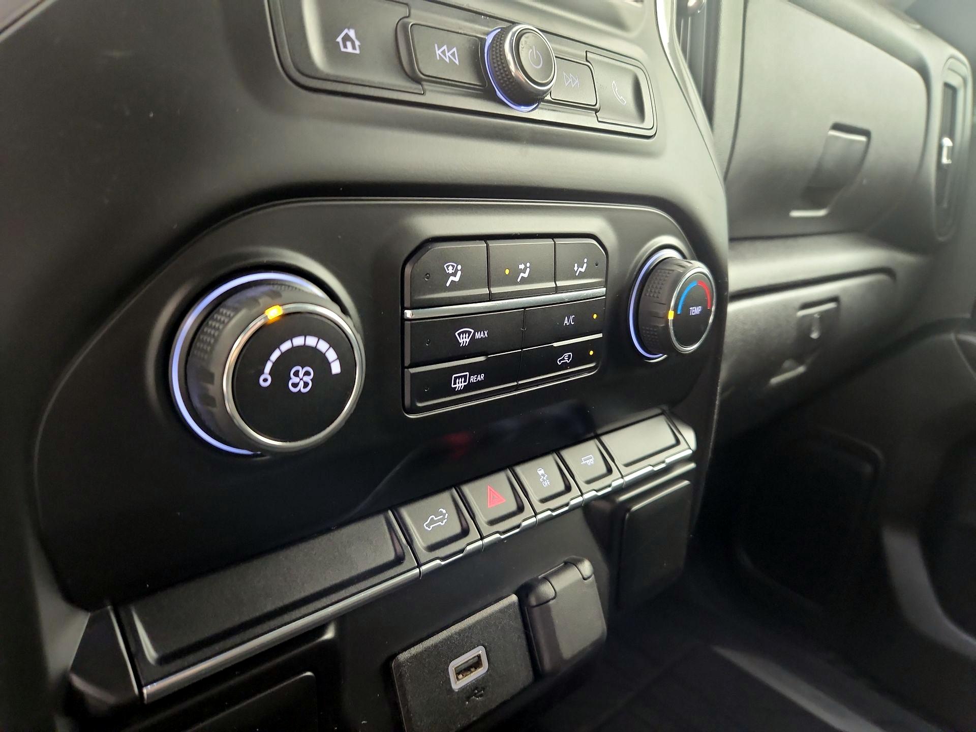 Thumbnail: 2020 Chevrolet Silverado 1500 - 16