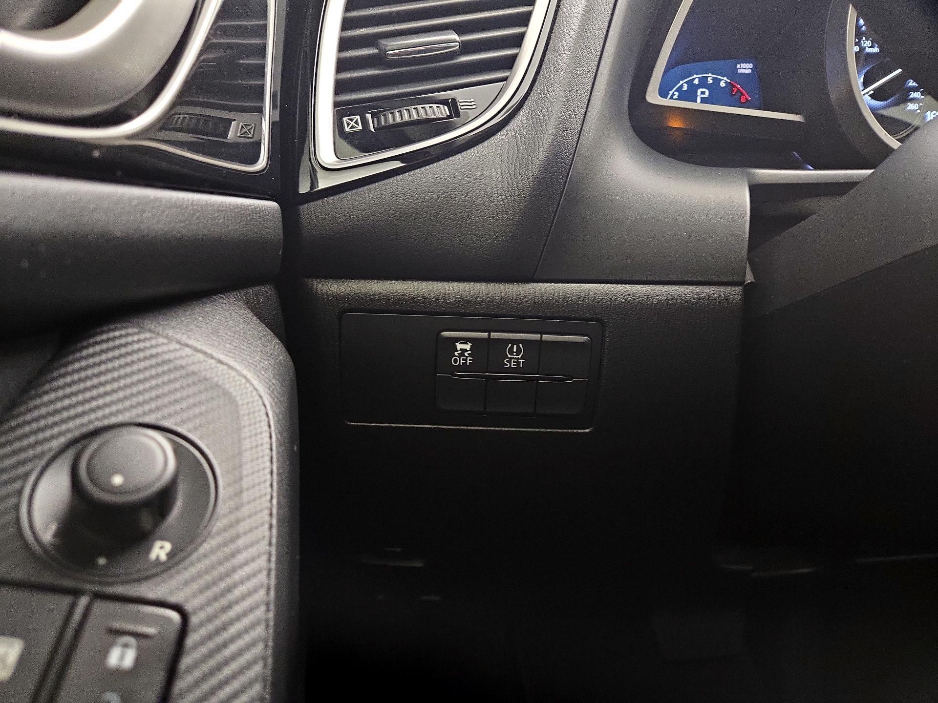 Thumbnail: 2015 Mazda Mazda3 - 13