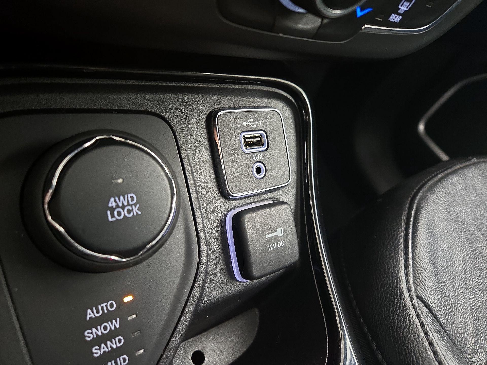 Thumbnail: 2021 Jeep Compass - 18