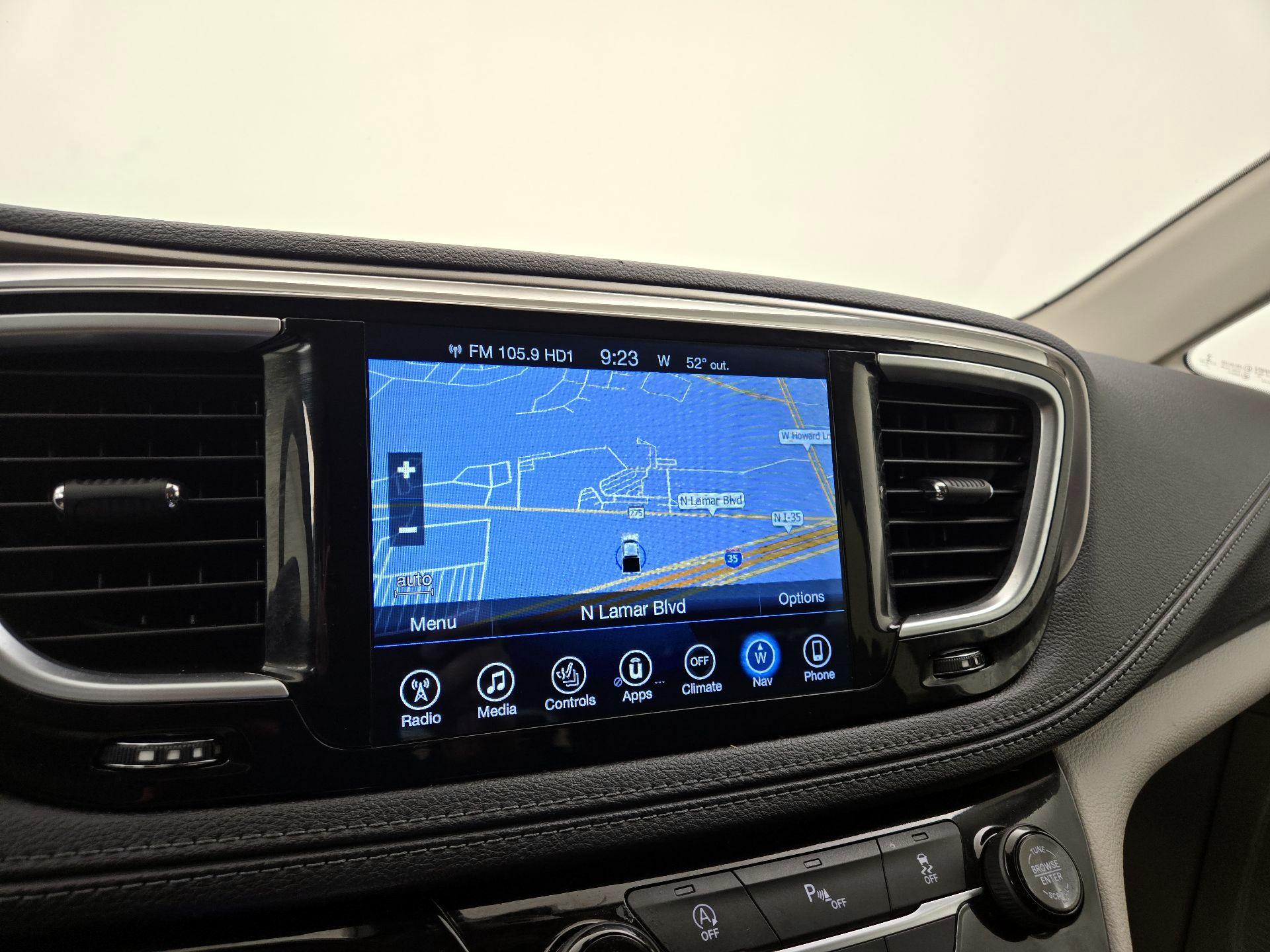 Thumbnail: 2017 Chrysler Pacifica - 14