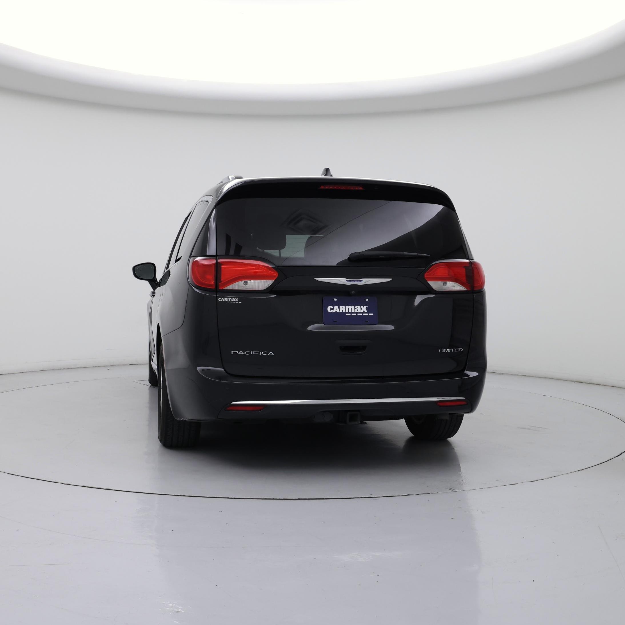 Thumbnail: 2017 Chrysler Pacifica - 6