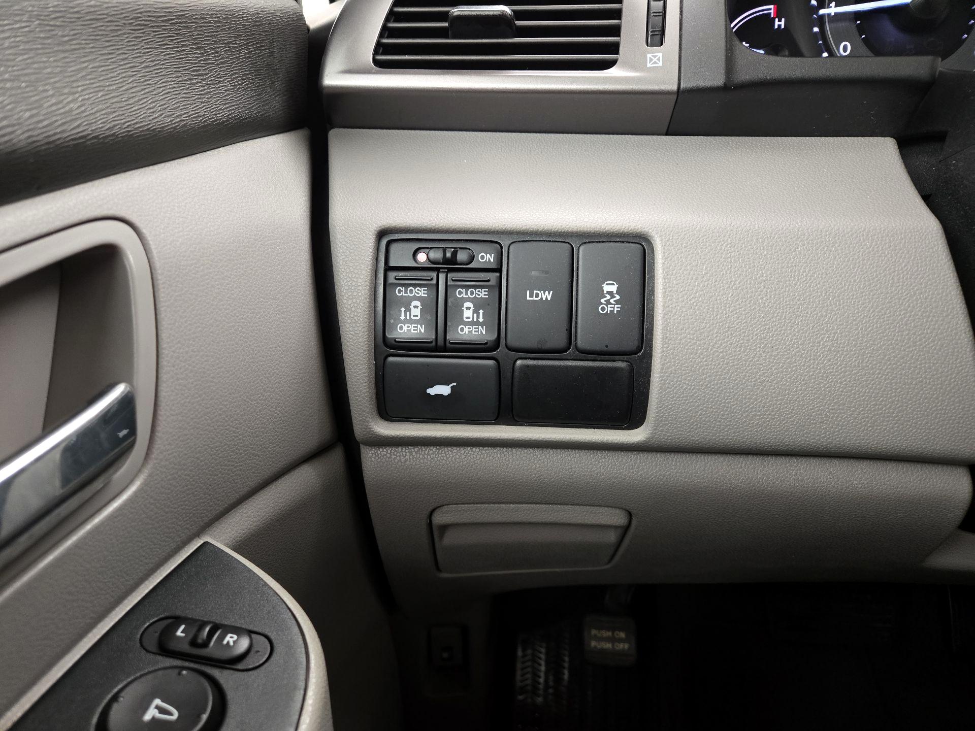 Thumbnail: 2015 Honda Odyssey - 13