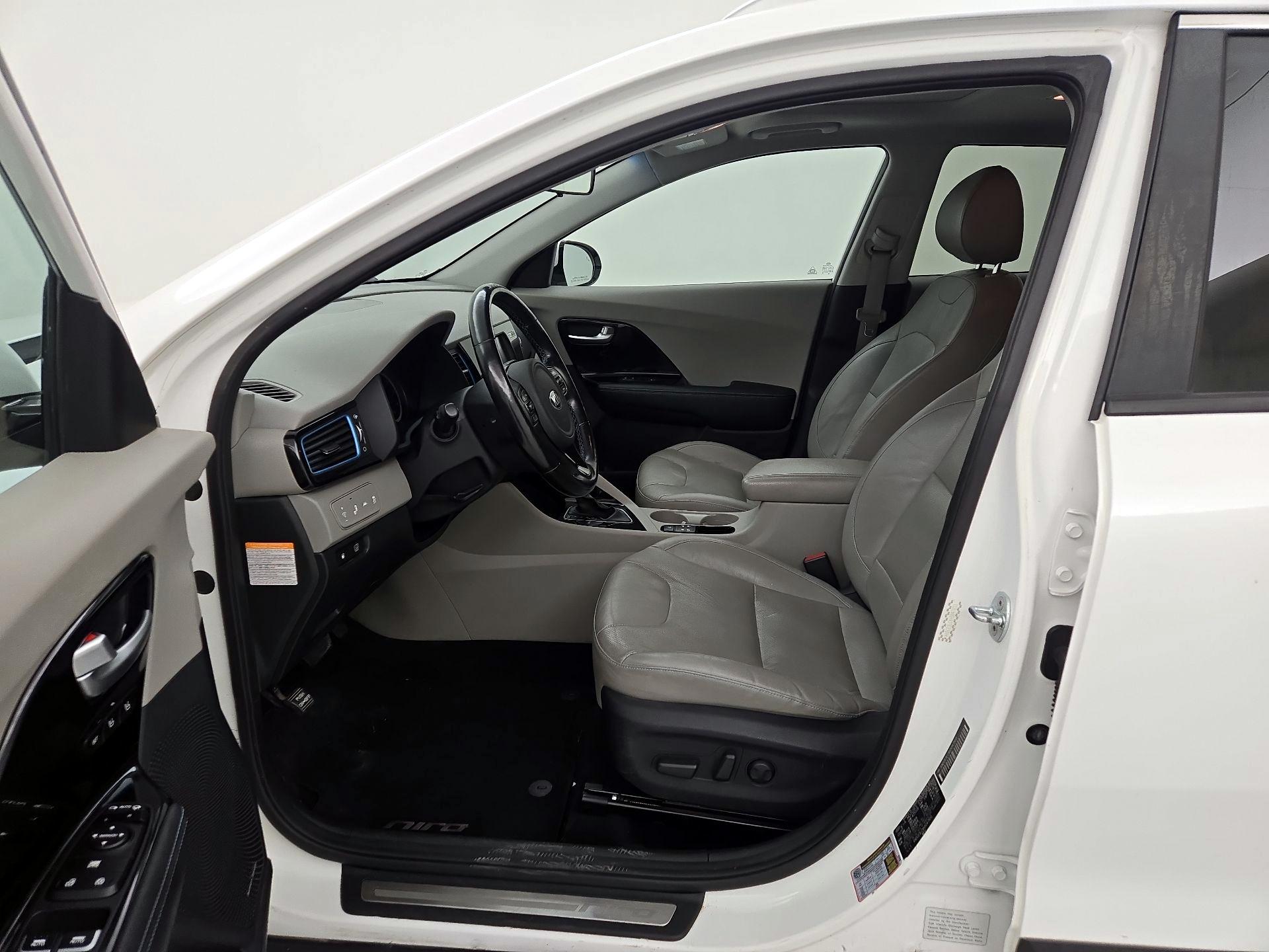 Thumbnail: 2017 Kia Niro - 11