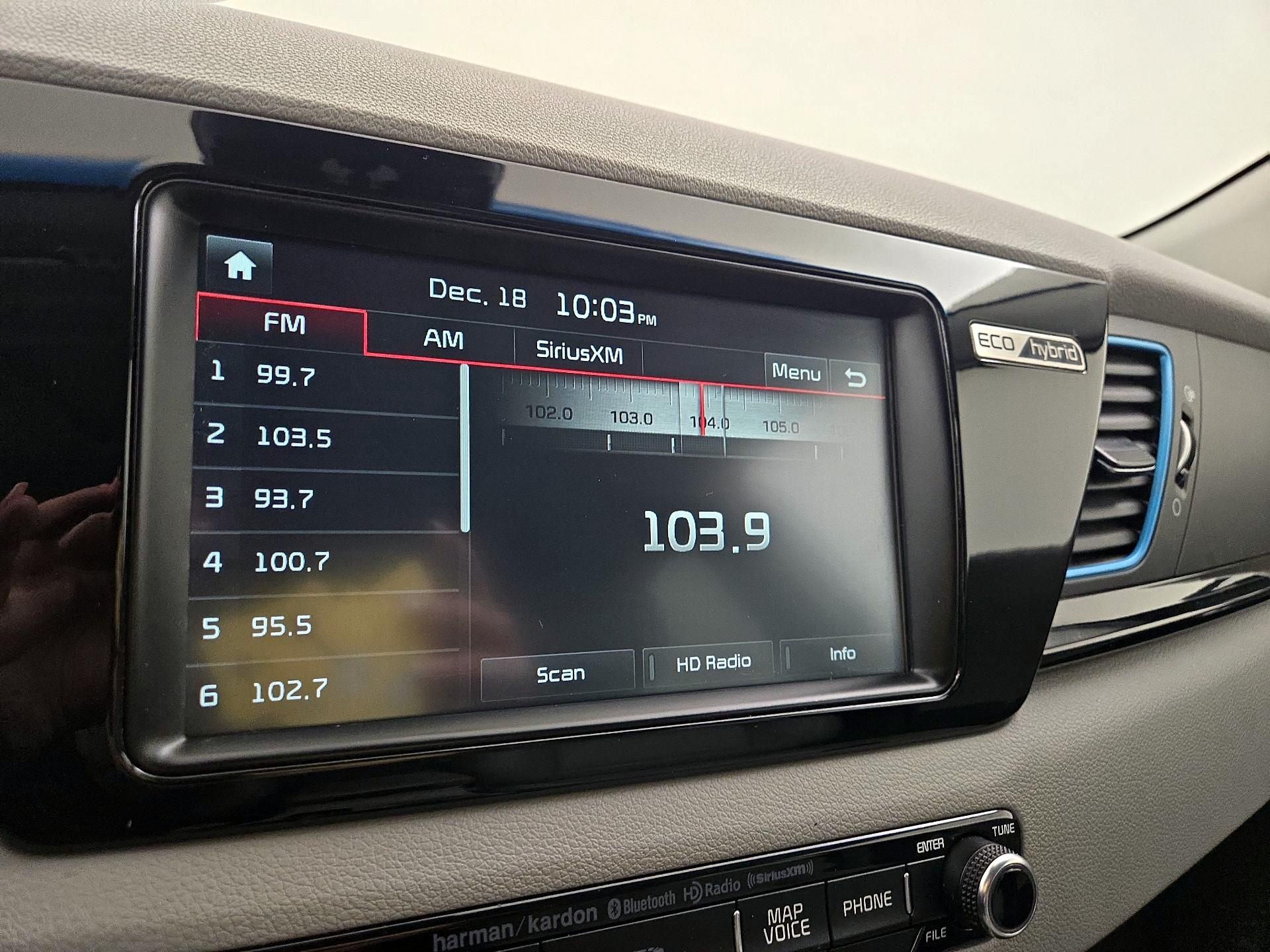 Thumbnail: 2017 Kia Niro - 15