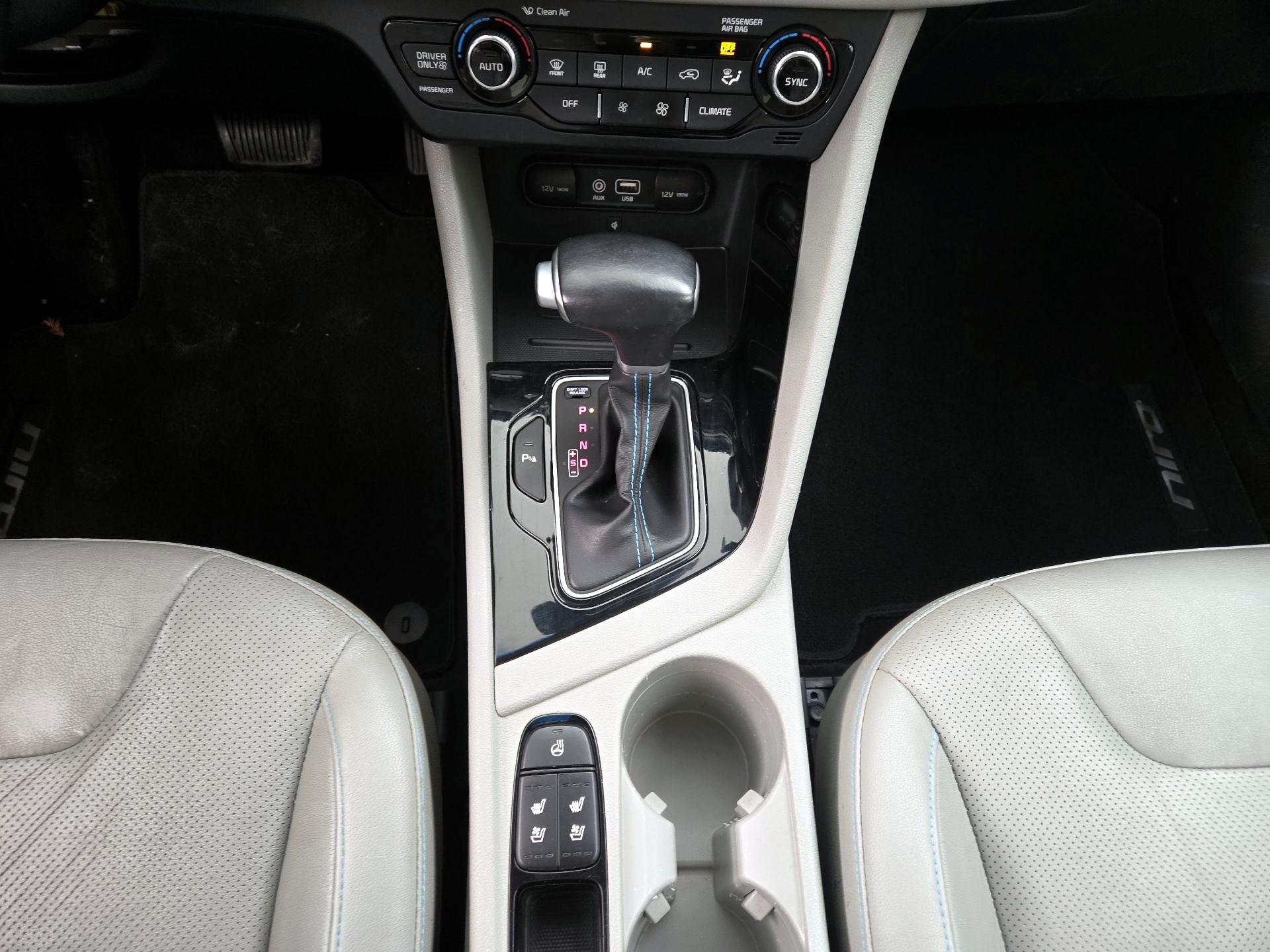 Thumbnail: 2017 Kia Niro - 17