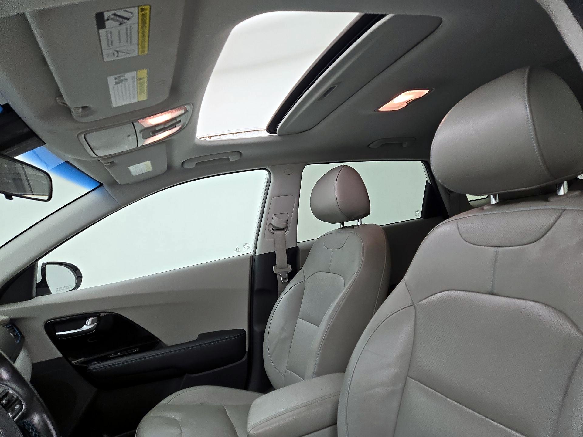 Thumbnail: 2017 Kia Niro - 19