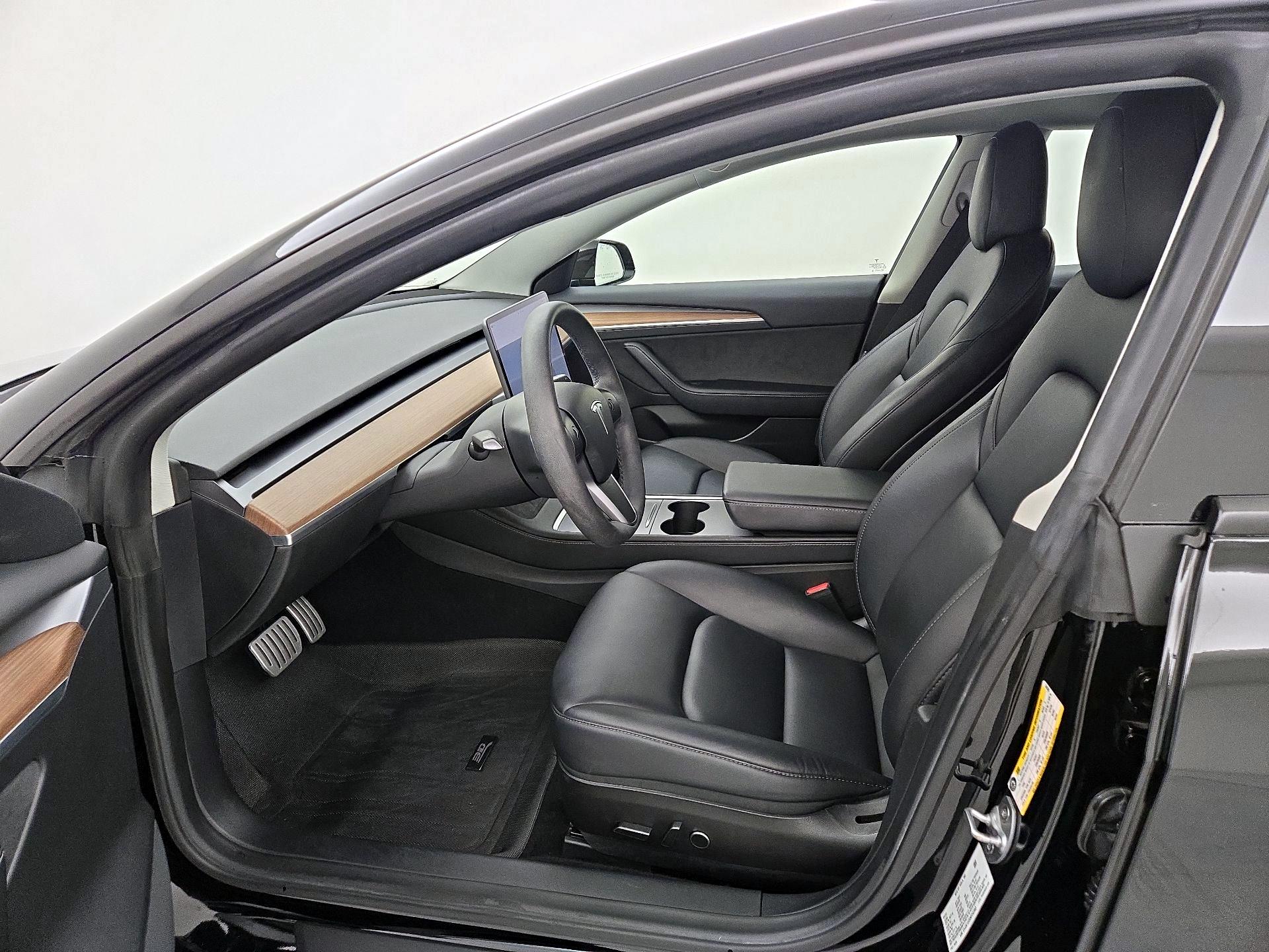 Thumbnail: 2022 Tesla Model 3 - 11