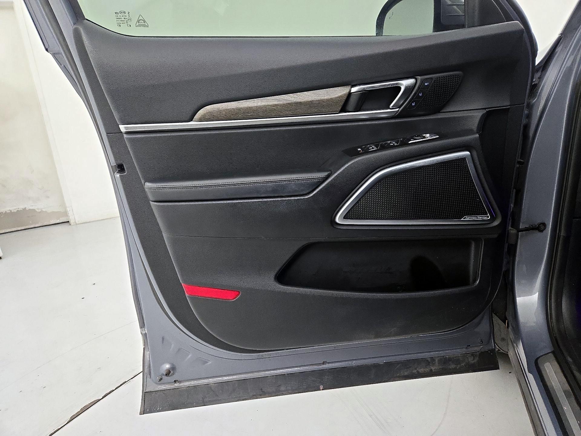 Thumbnail: 2021 Kia Telluride - 12