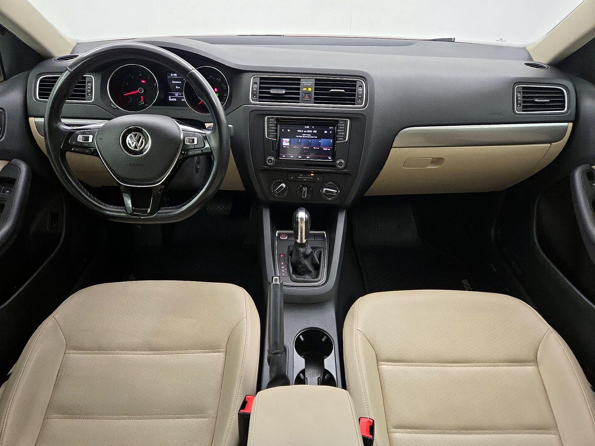 Thumbnail: 2017 Volkswagen Jetta - 9