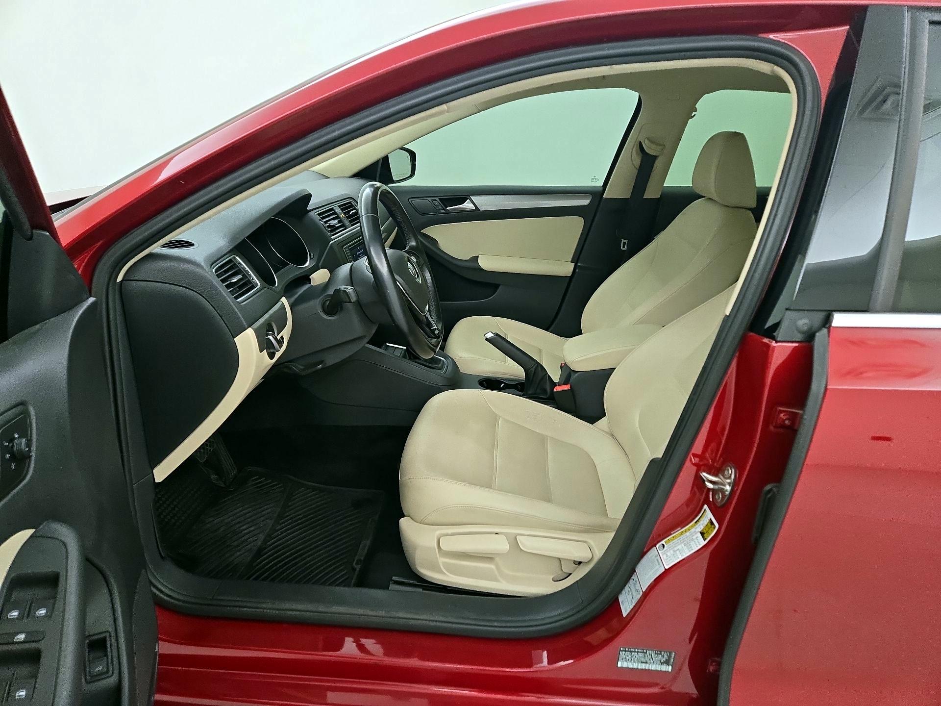 Thumbnail: 2017 Volkswagen Jetta - 11