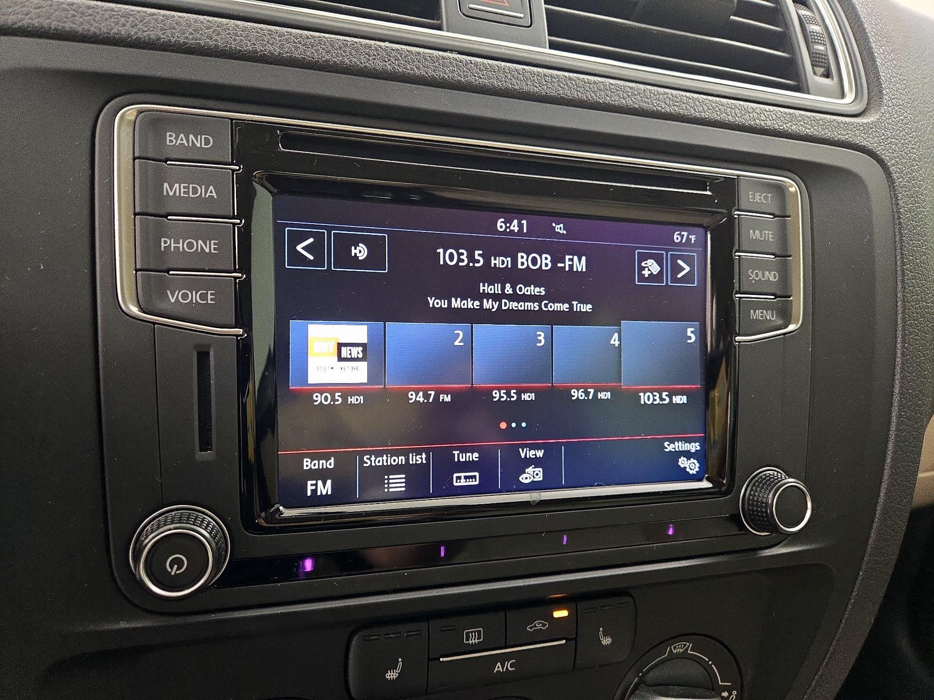 Thumbnail: 2017 Volkswagen Jetta - 15