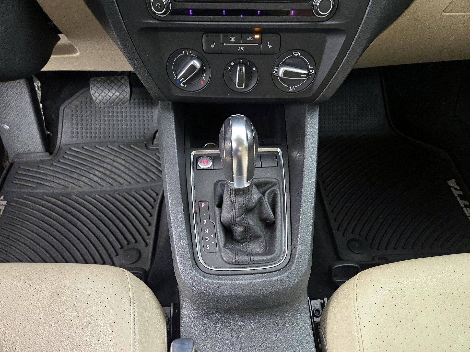 Thumbnail: 2017 Volkswagen Jetta - 17