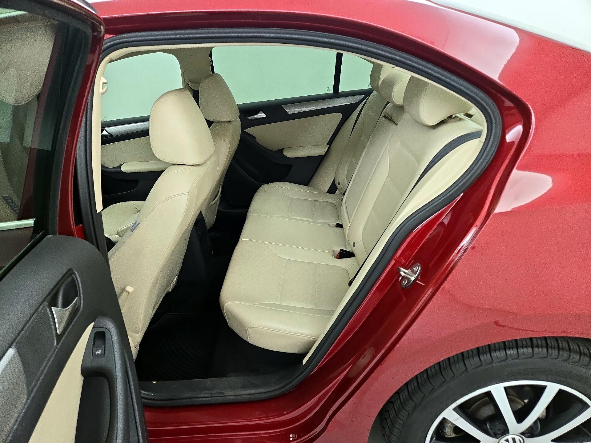 Thumbnail: 2017 Volkswagen Jetta - 20