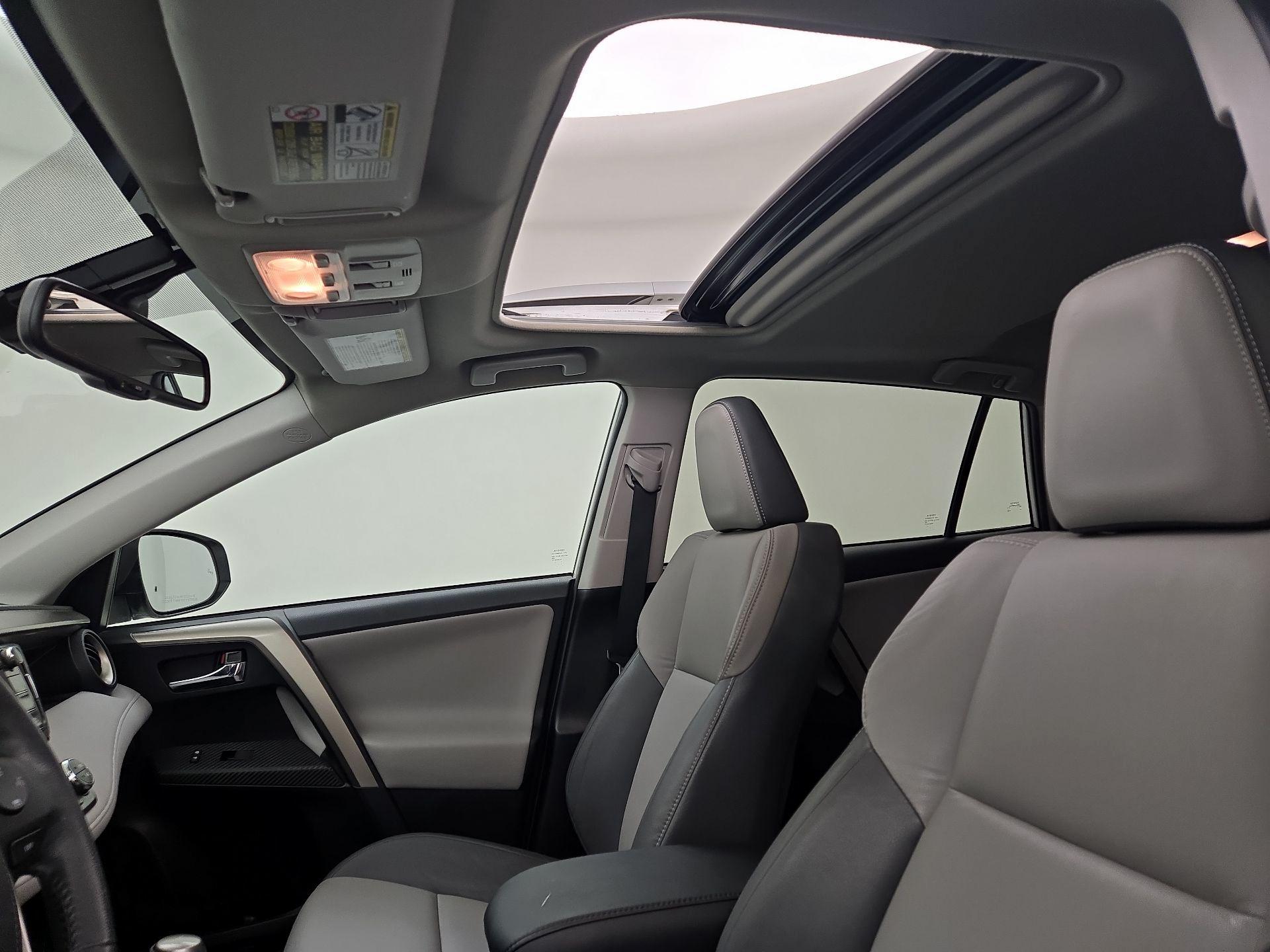 Thumbnail: 2015 Toyota RAV4 - 19