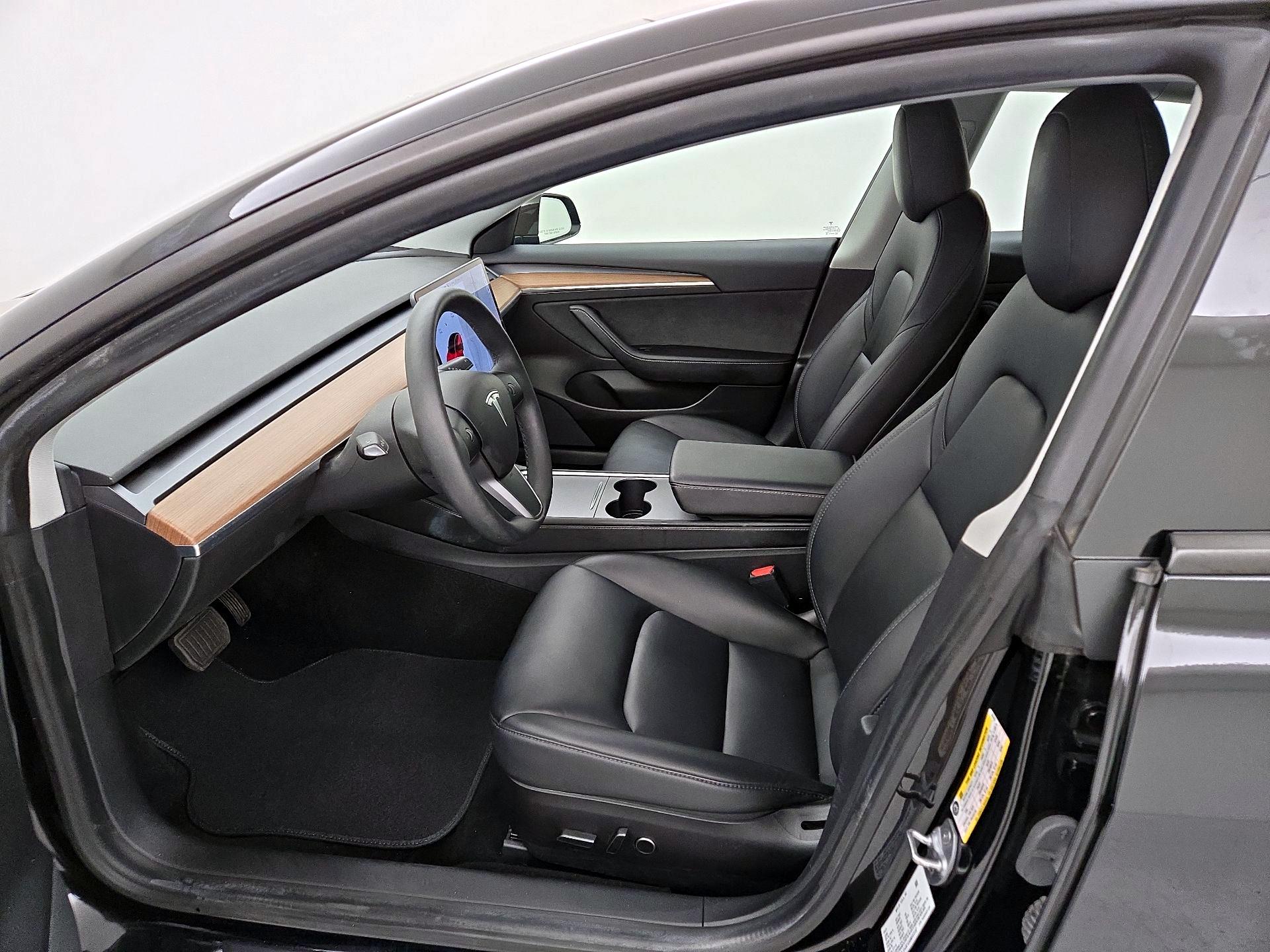 Thumbnail: 2021 Tesla Model 3 - 11