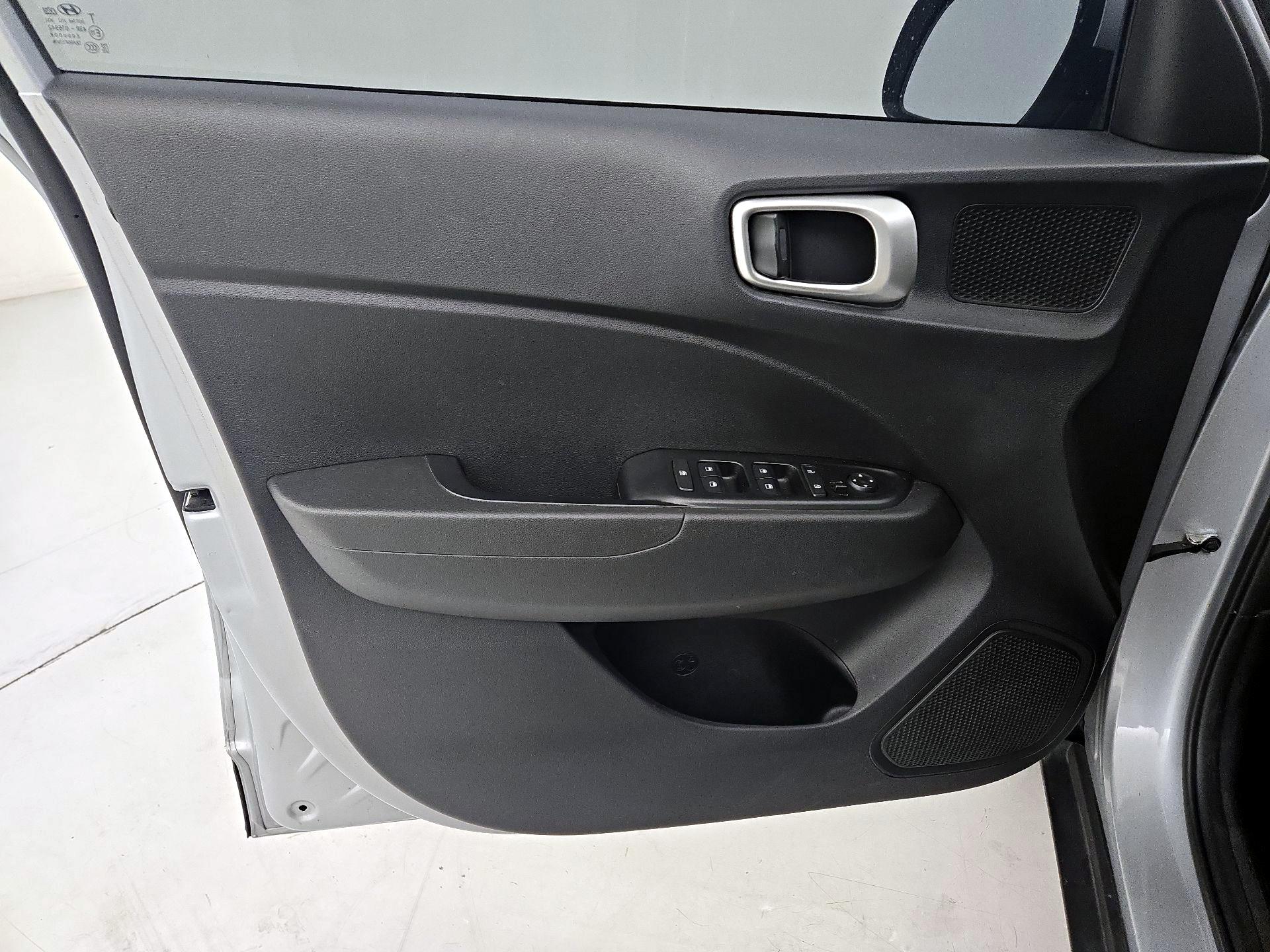 Thumbnail: 2021 Hyundai Venue - 12