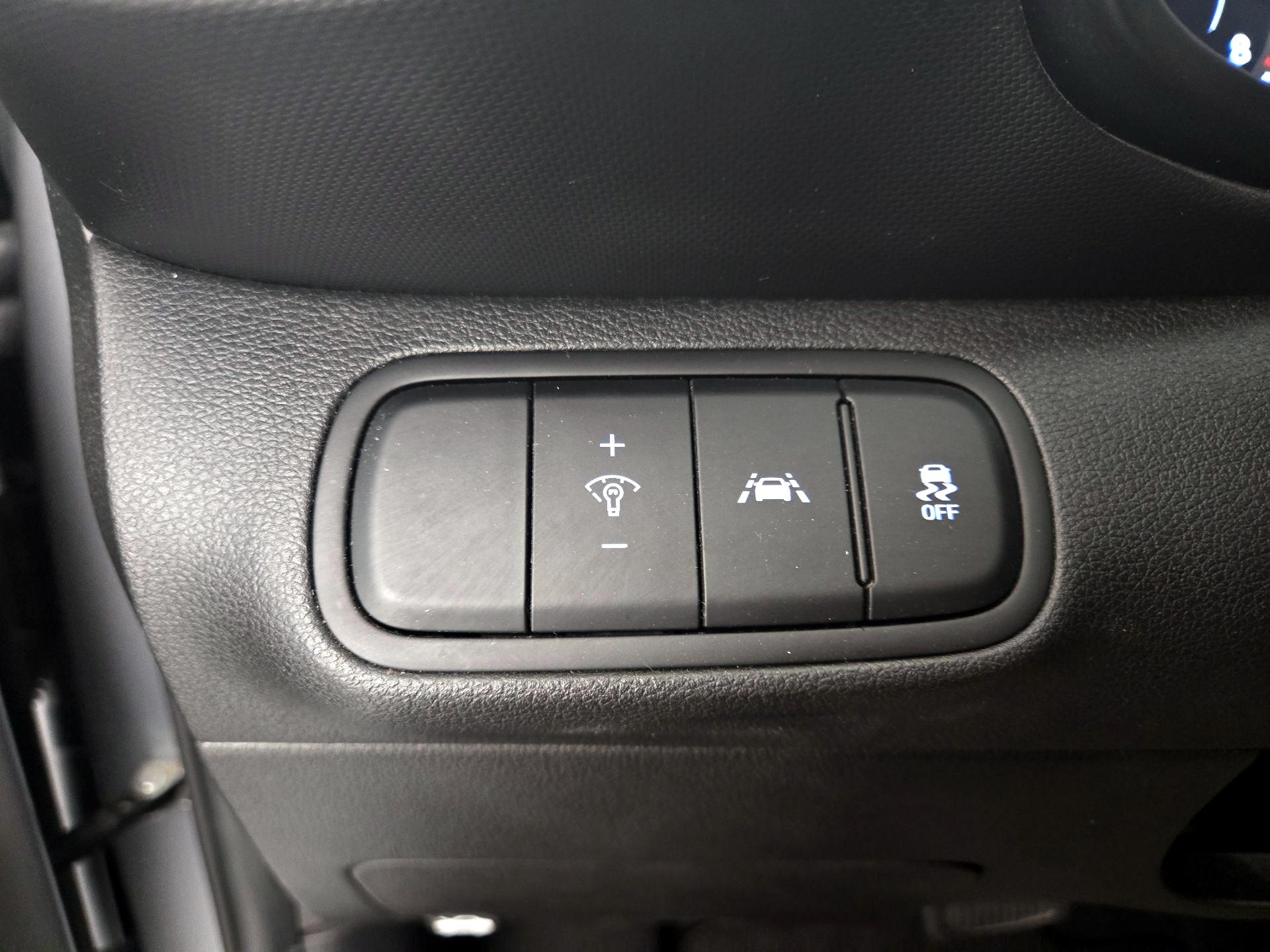 Thumbnail: 2021 Hyundai Venue - 13