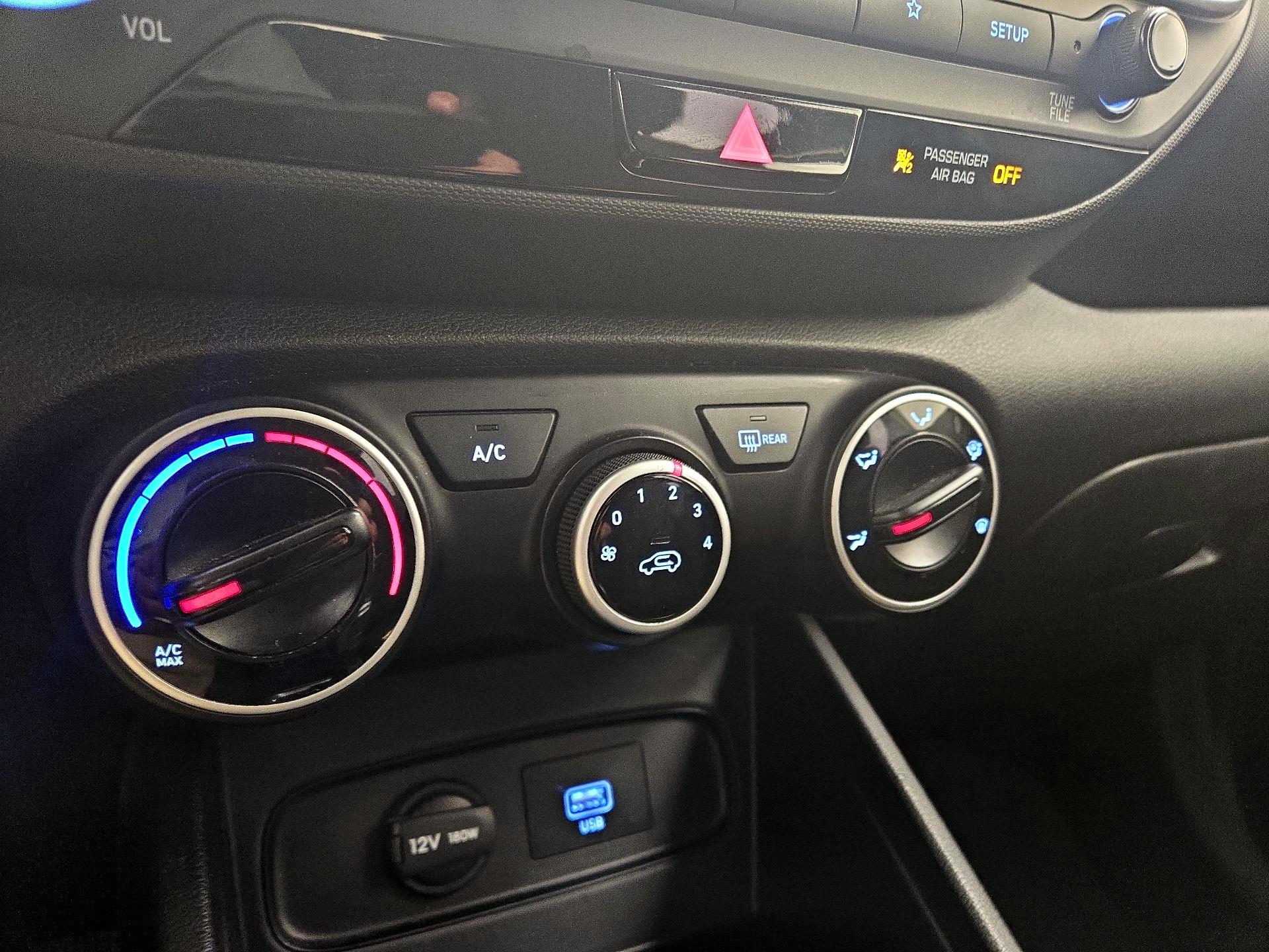 Thumbnail: 2021 Hyundai Venue - 16