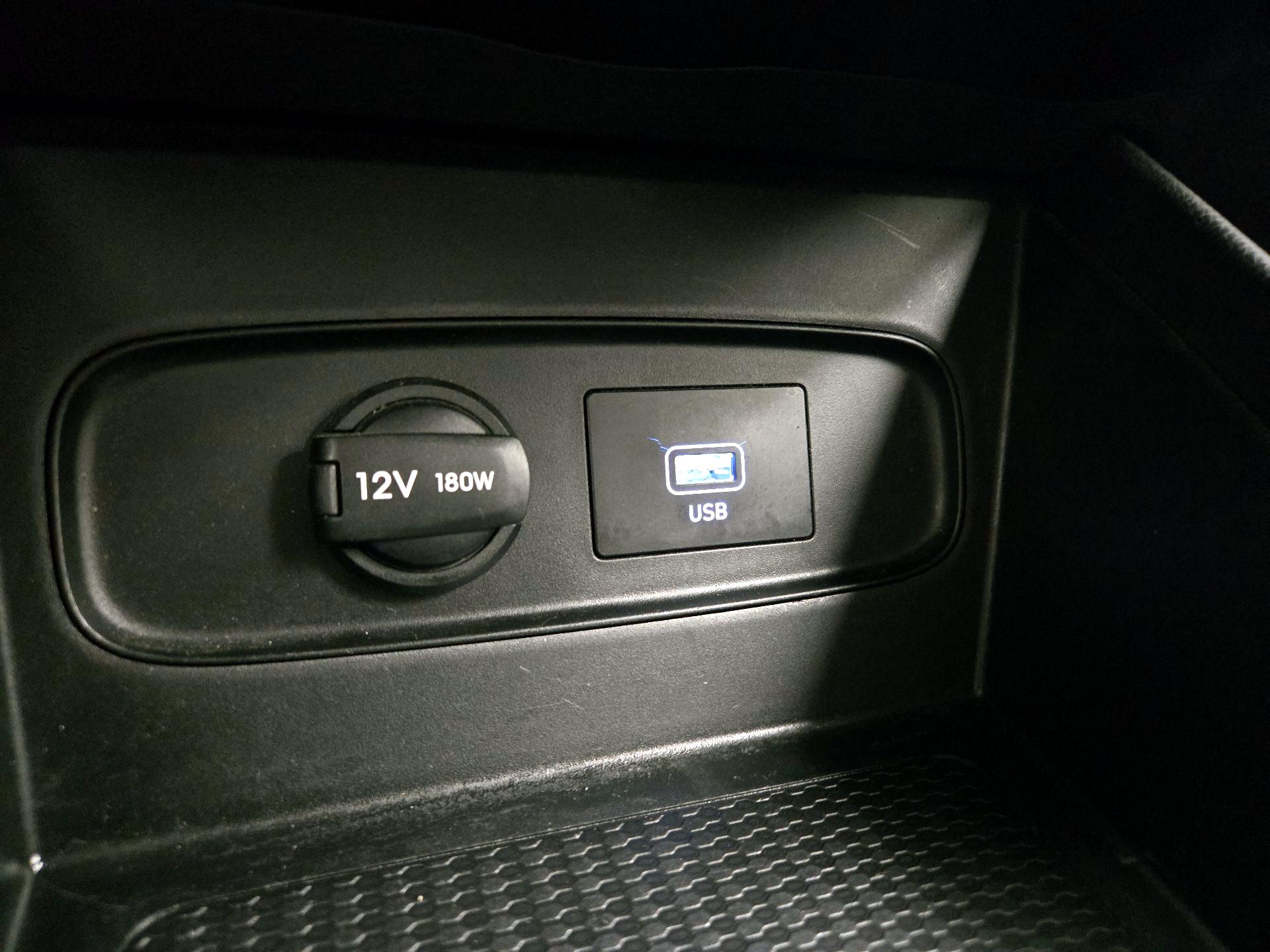 Thumbnail: 2021 Hyundai Venue - 18