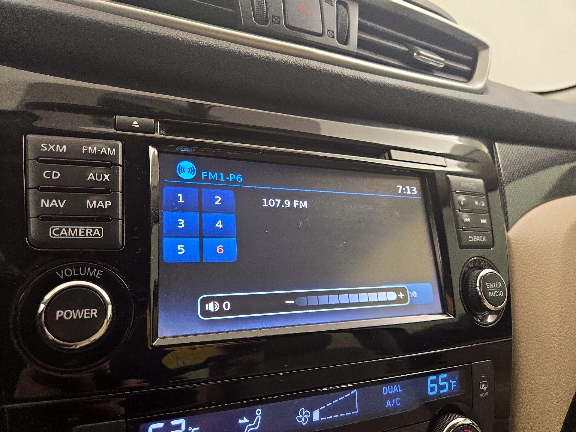 Thumbnail: 2016 Nissan Rogue - 16