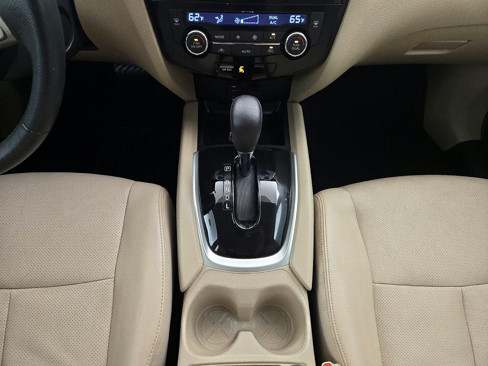 Thumbnail: 2016 Nissan Rogue - 18