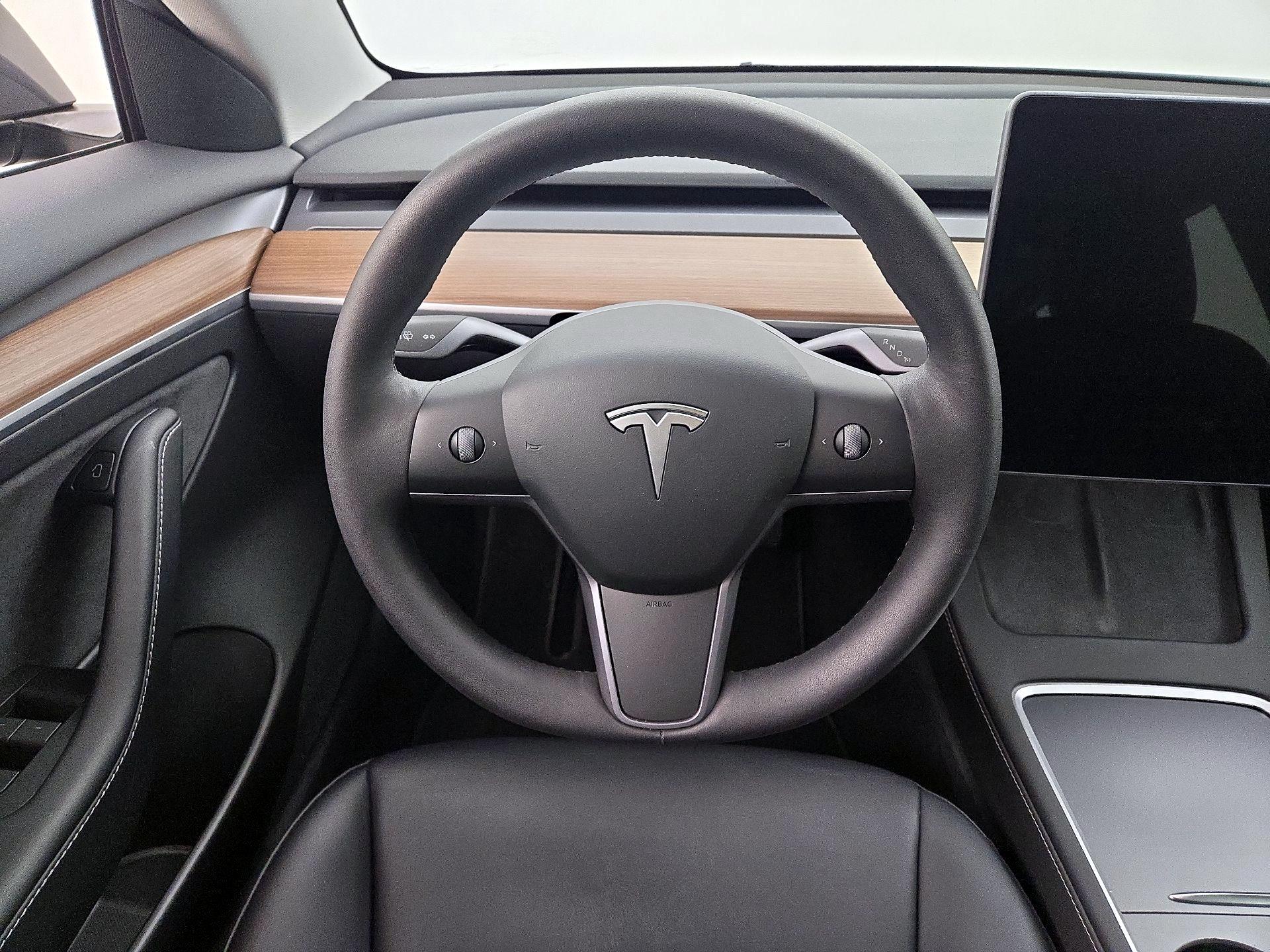 Thumbnail: 2023 Tesla Model 3 - 10